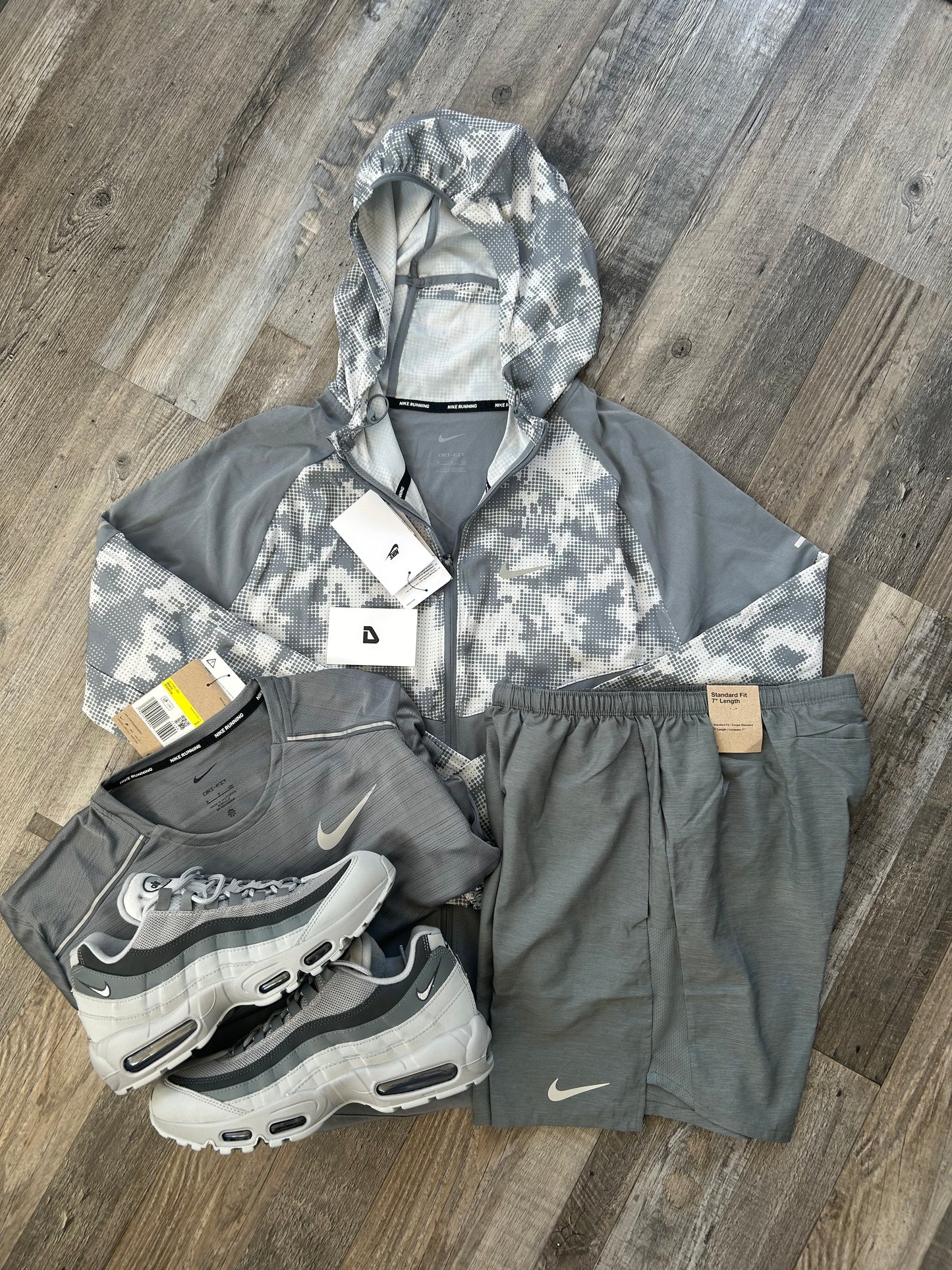 Nike Windrunner set with top and shorts “Smoke grey”