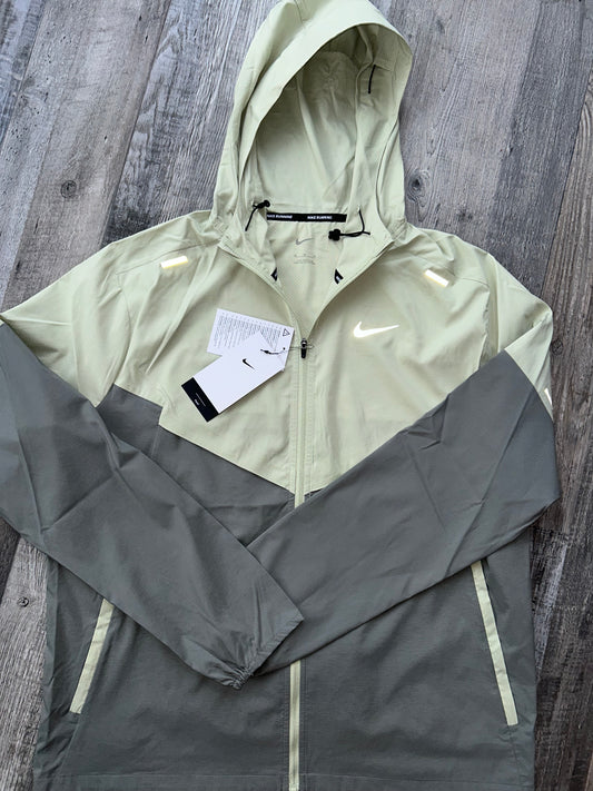 Nike Windrunner UV “Olive”