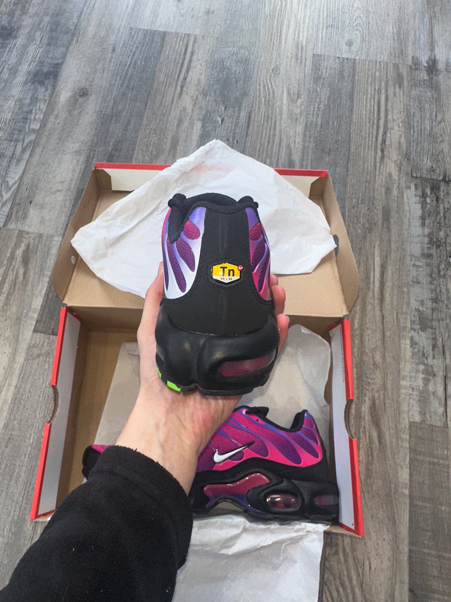 Nike air max plus TN “Fireberry”