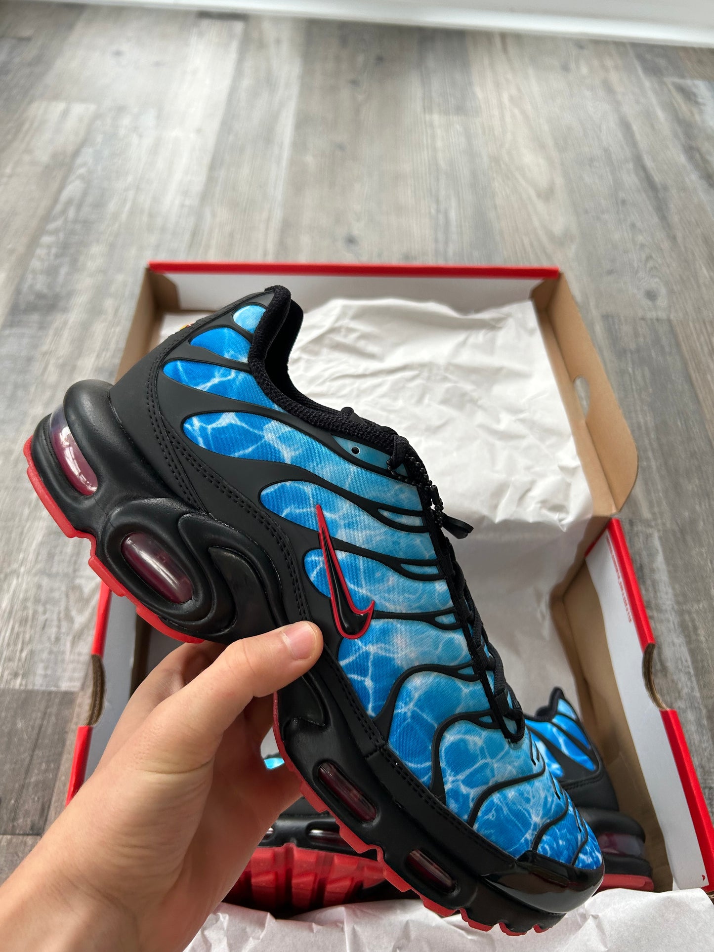 Nike air max plus TN “Shark attacks”