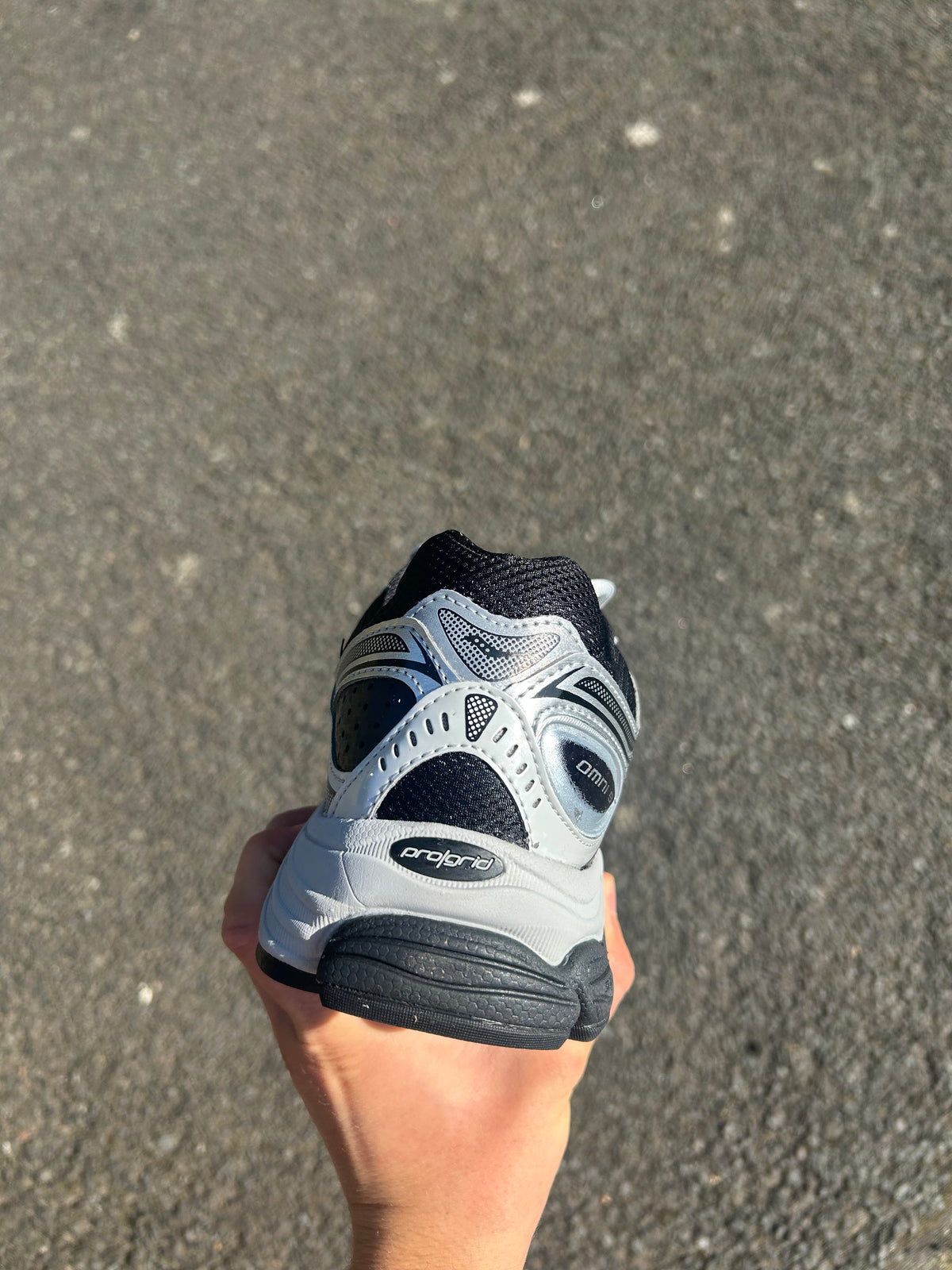 Saucony Pro grid Omni 9 “Black/Smoke grey”