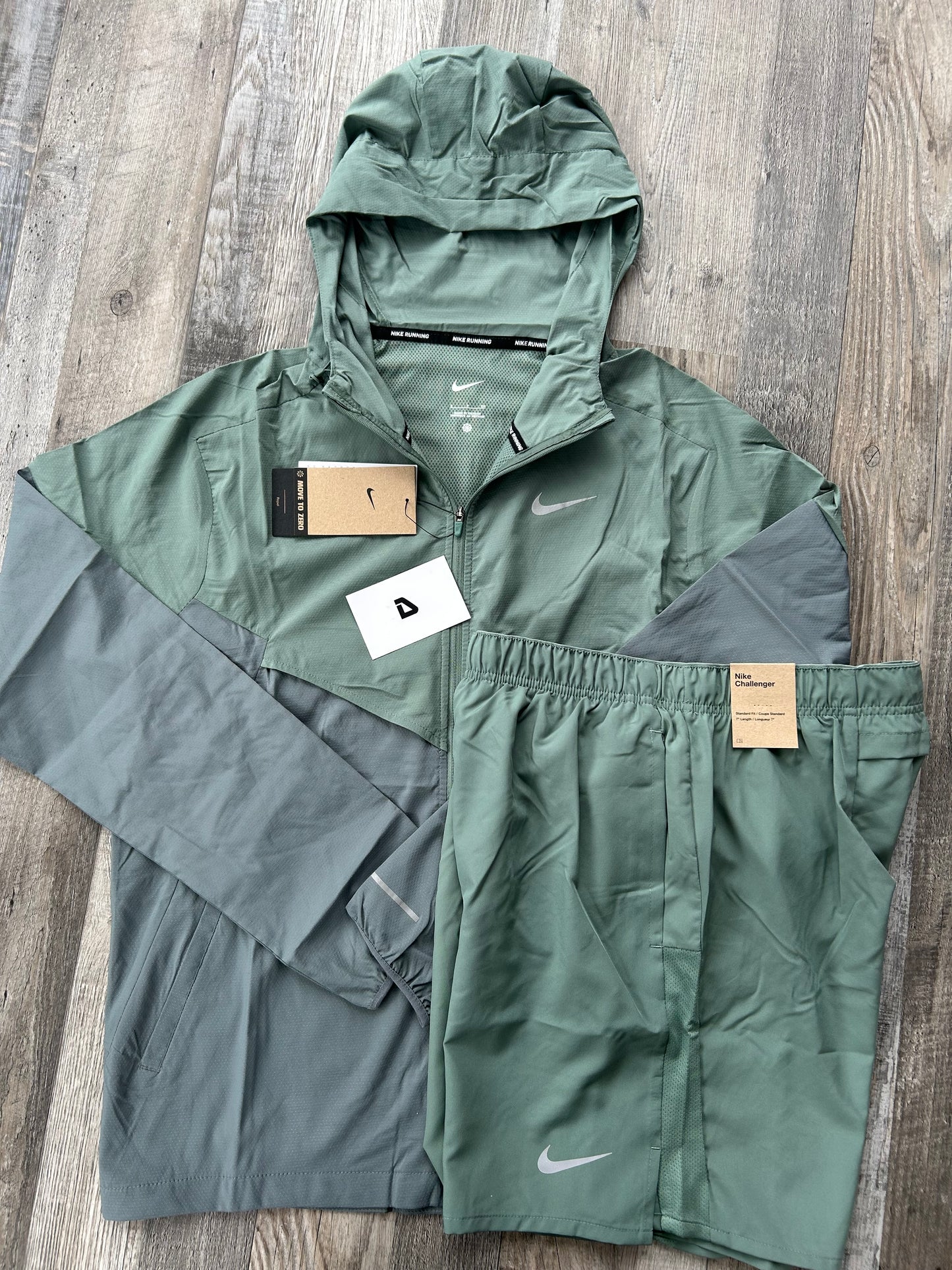 Nike Windrunner set with shorts “Pine Green”