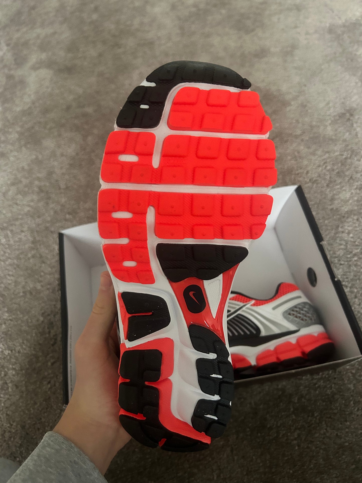 Nike vomero 5 “Bright Crimson”