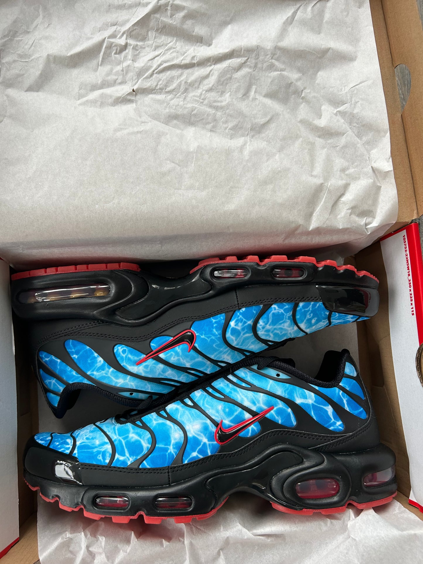 Nike air max plus TN “Shark attacks”