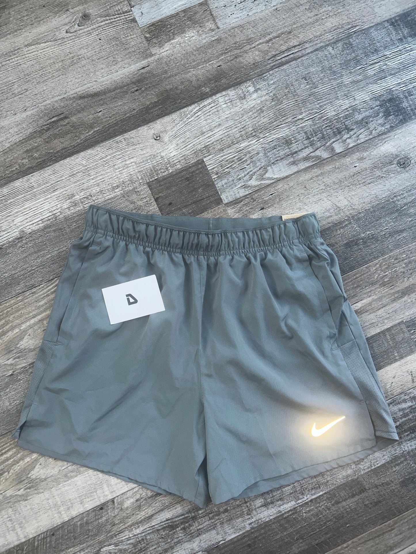 Nike challenger shorts “Smoke grey”