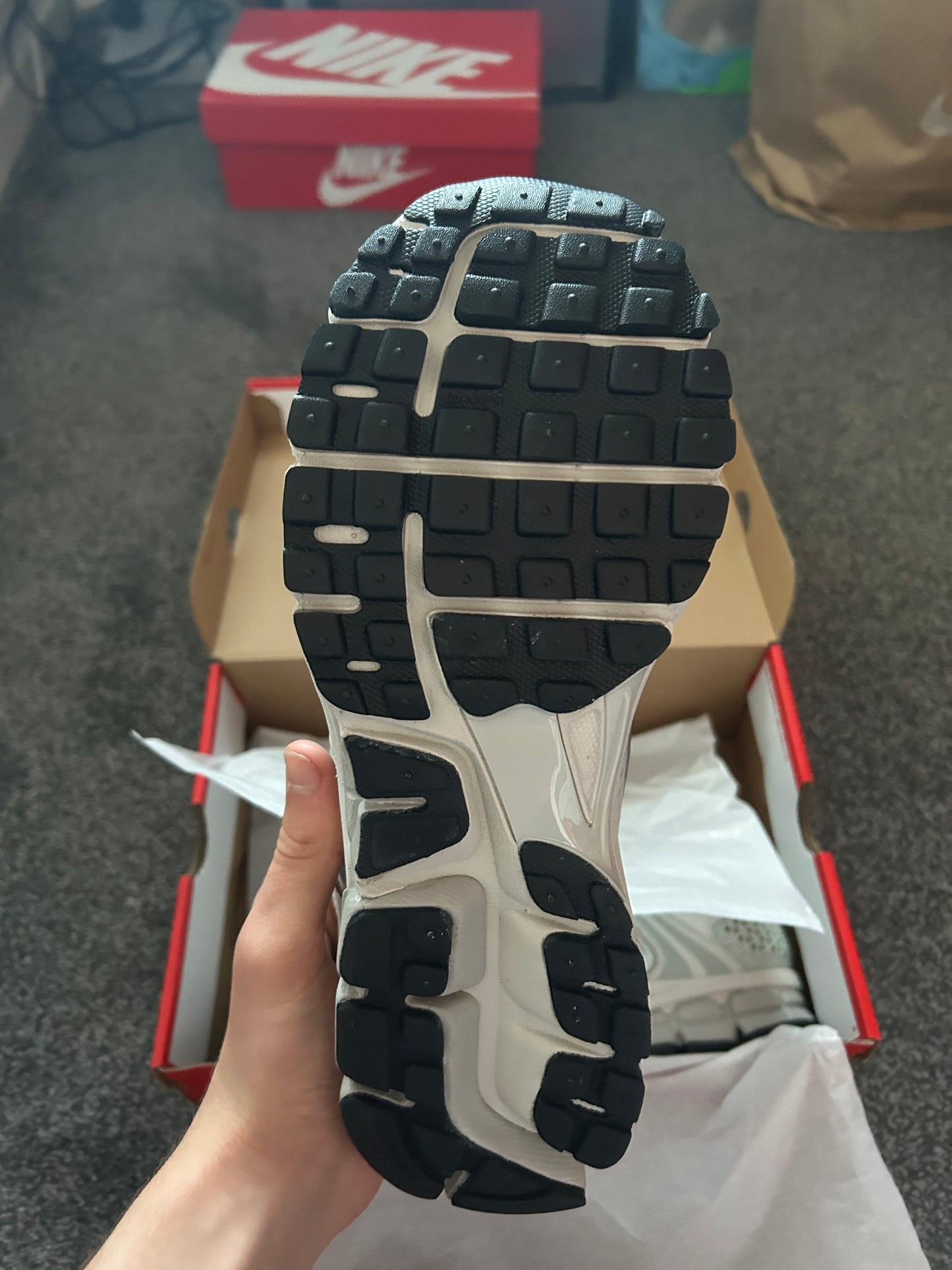 Nike zoom vomero 5 Light/silver grey” Uk 9.5