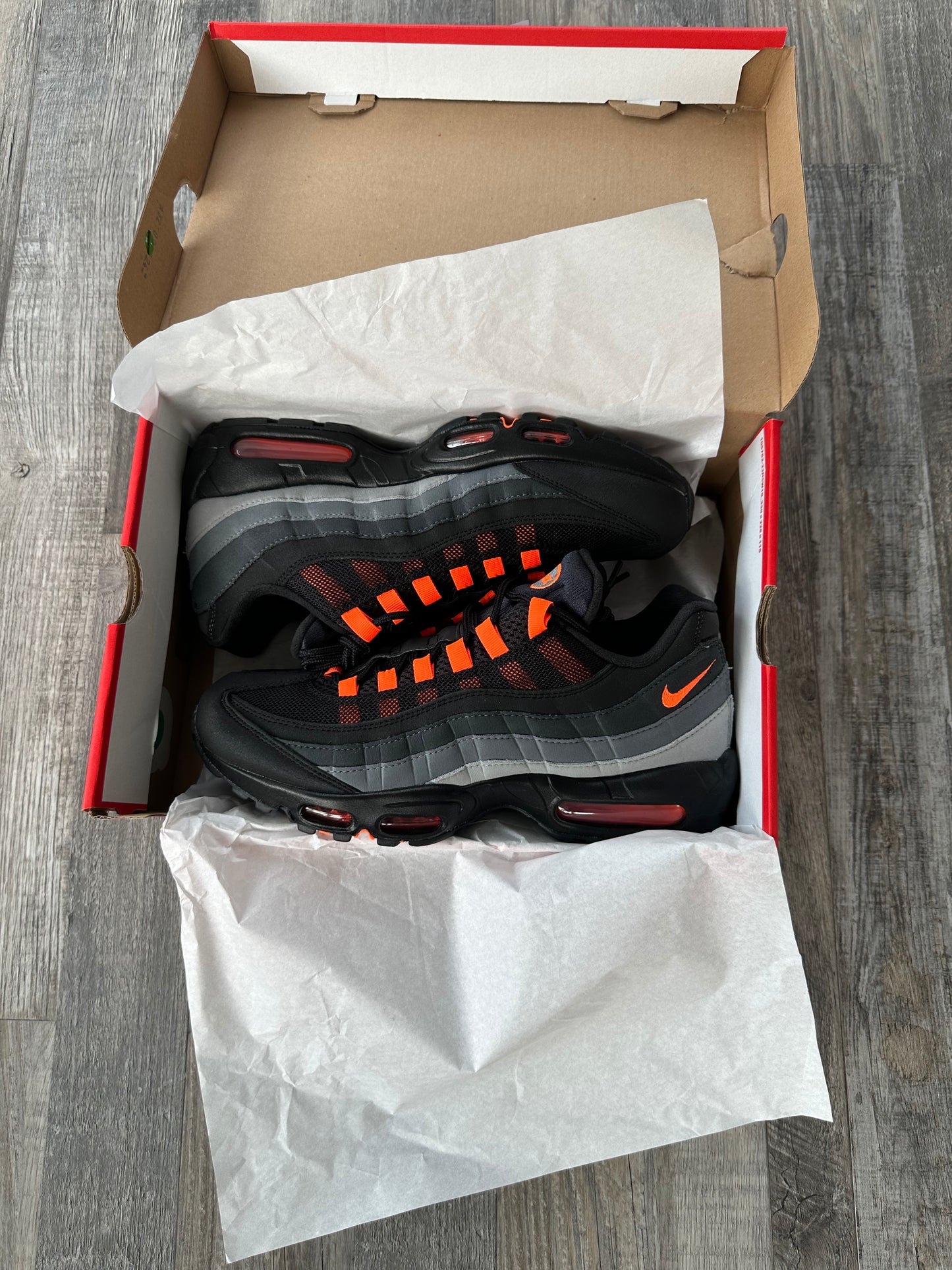 Nike air max 95 “Hyper Crimson”