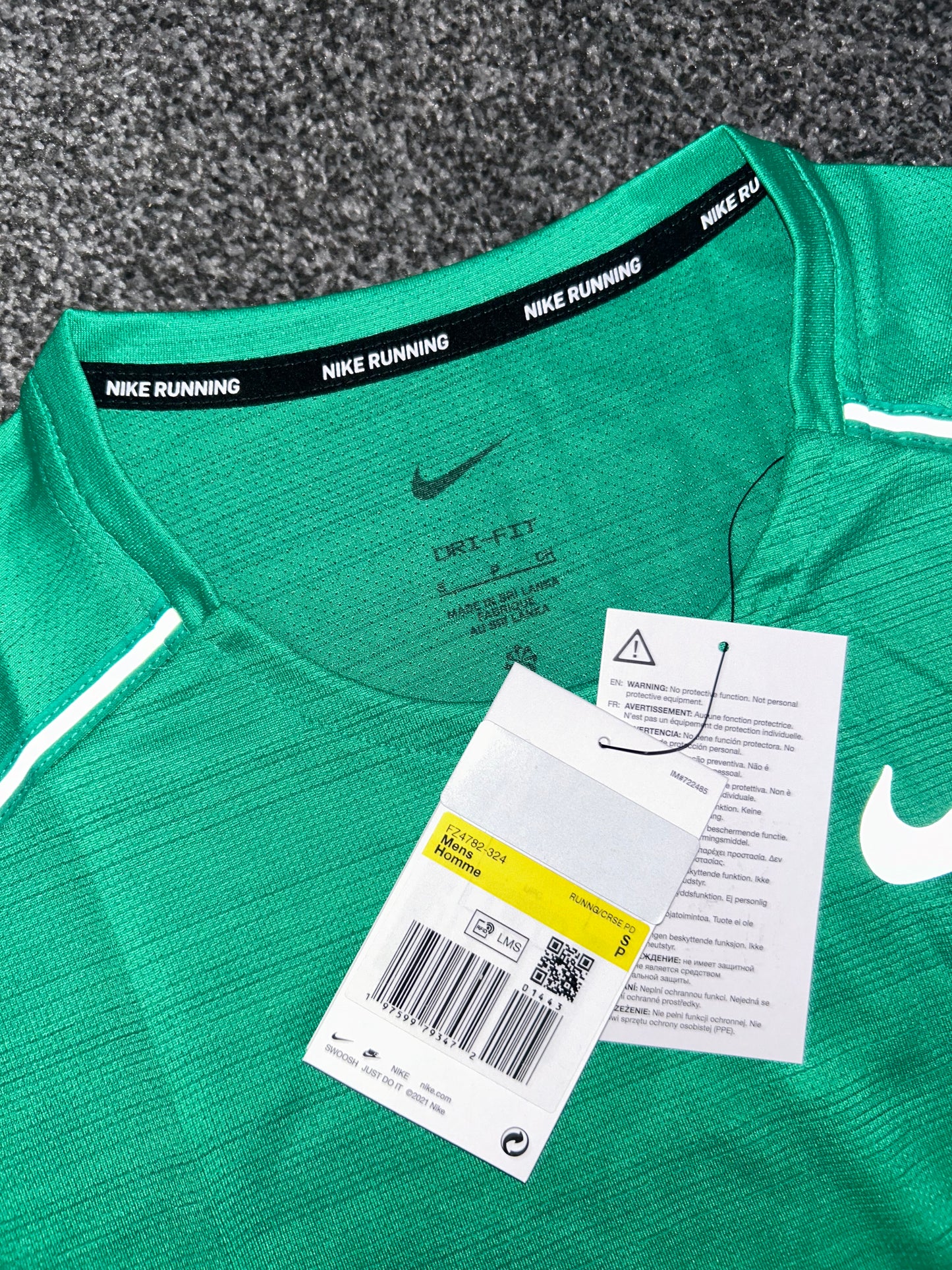 Nike miler set with shorts “Stadium green”