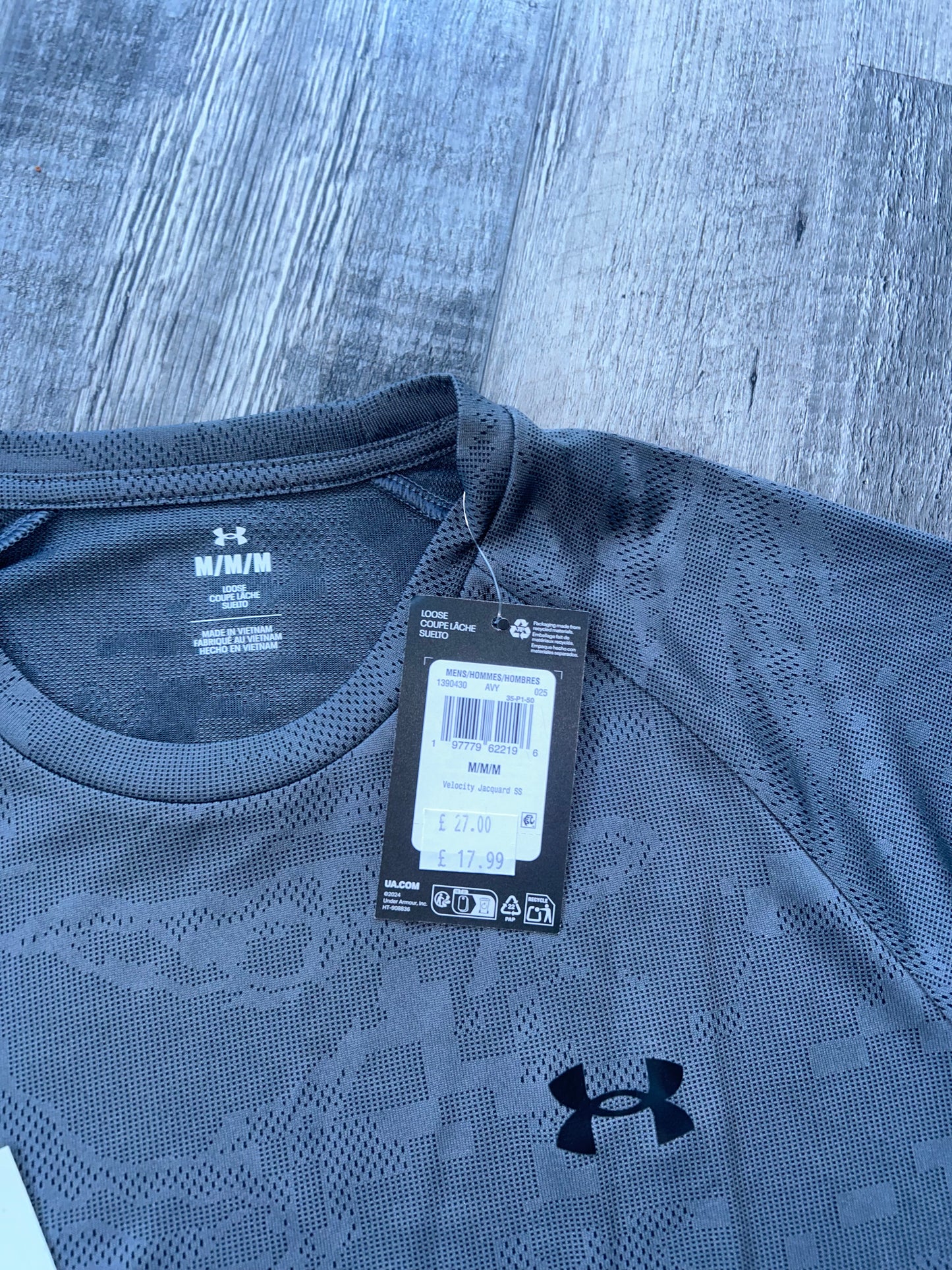Under armour “grey/smoke” set with shorts