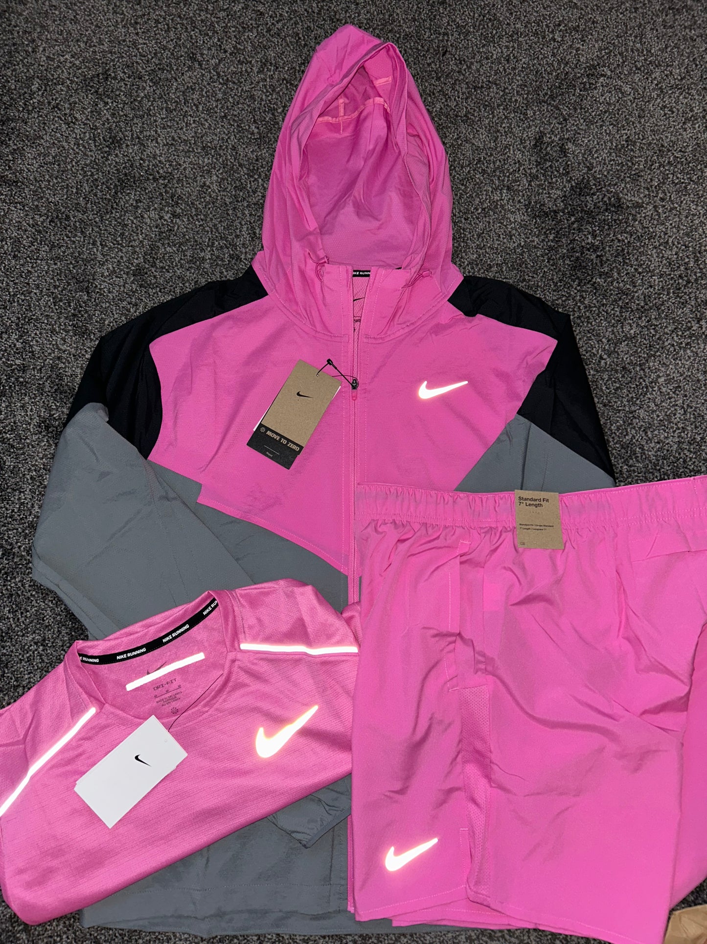 Nike Windrunner set “Hot pink”