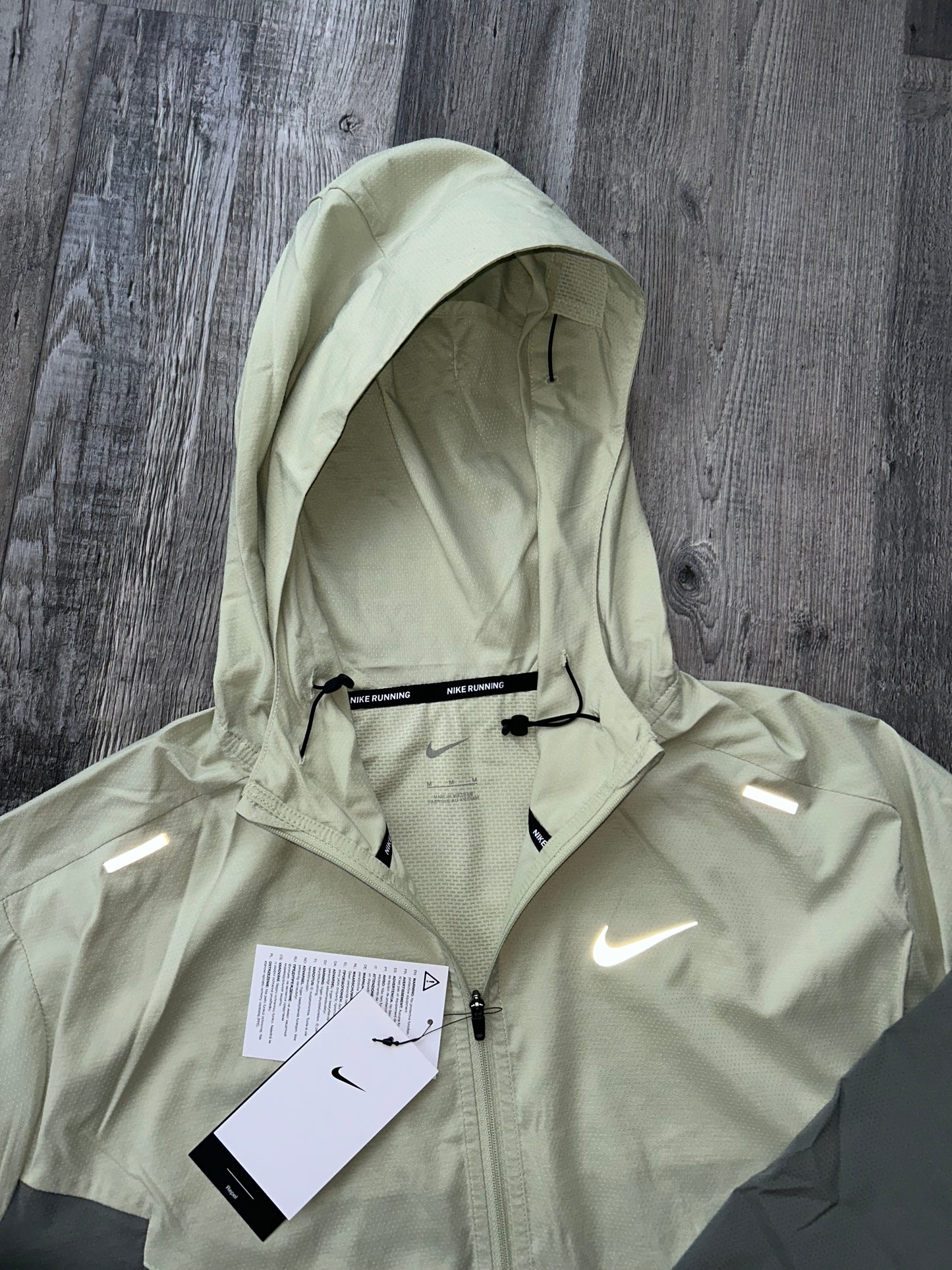 Nike Windrunner UV “Olive”