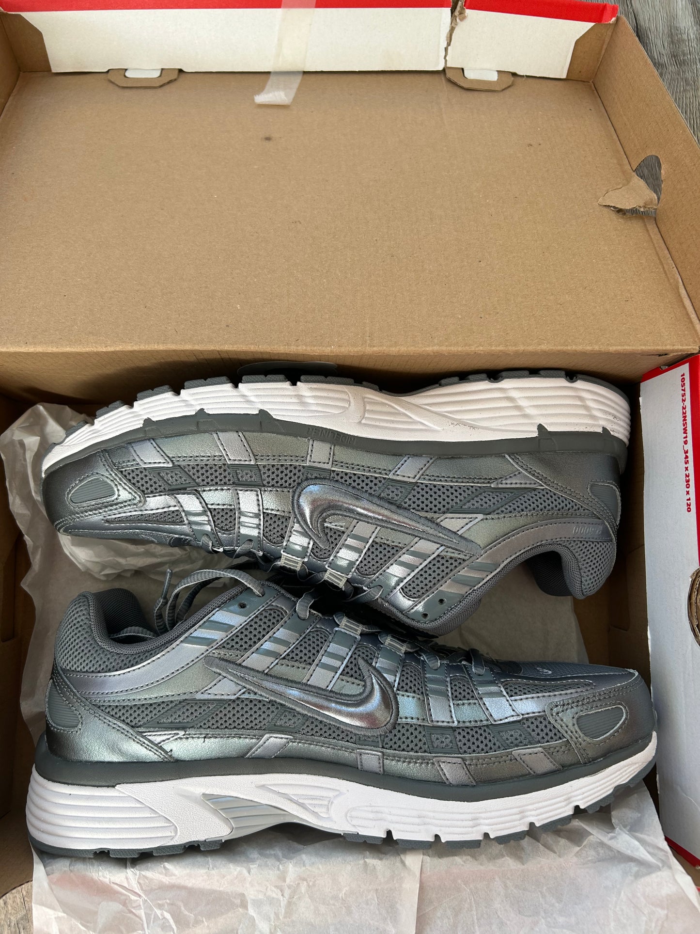 Nike P6000 metallic “silver/grey” Uk 10