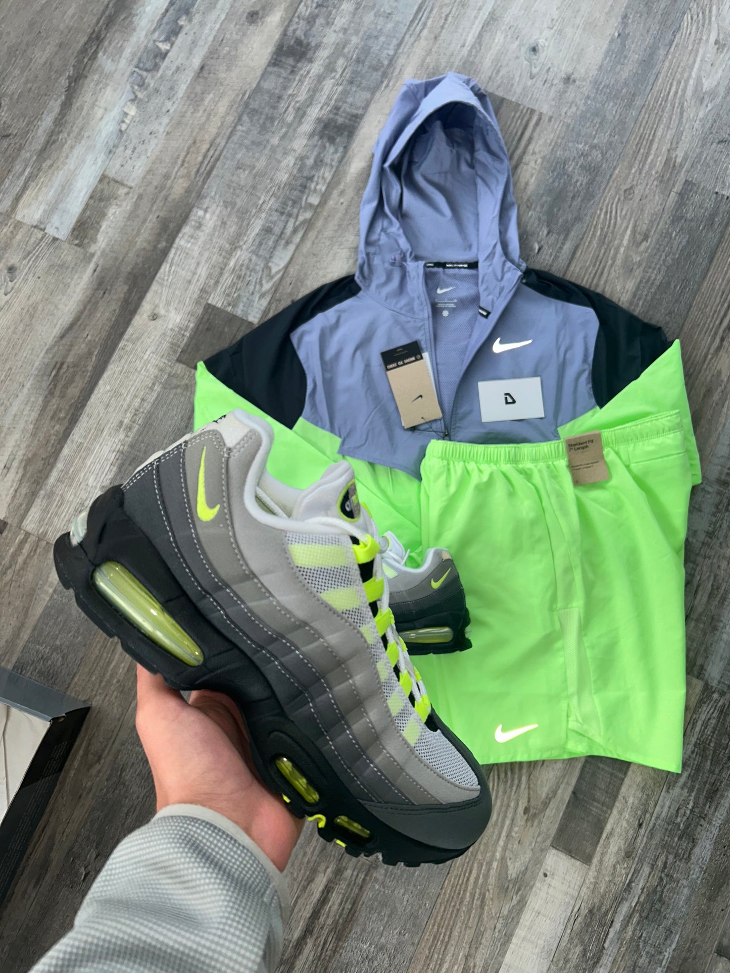 Nike Windrunner set “Neon/smoke grey”