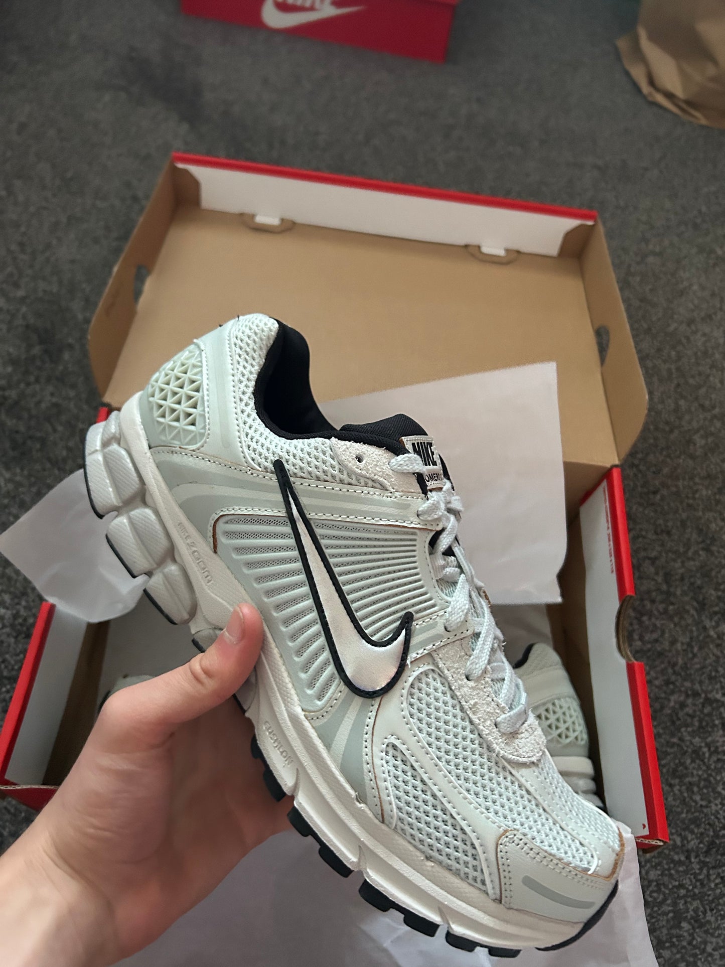 Nike zoom vomero 5 Light/silver grey” Uk 9.5
