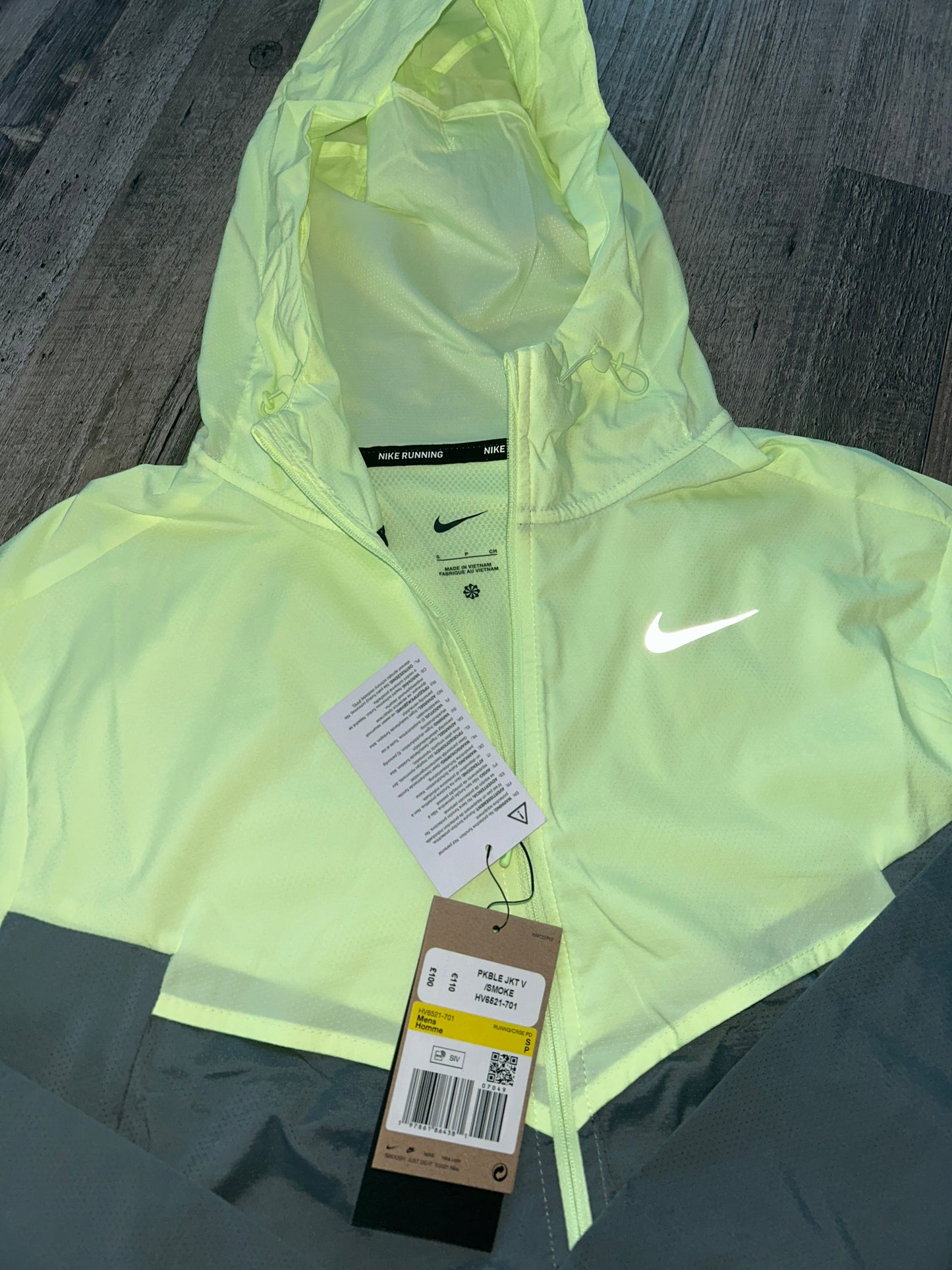 Nike Windrunner jacket “Neon volt”