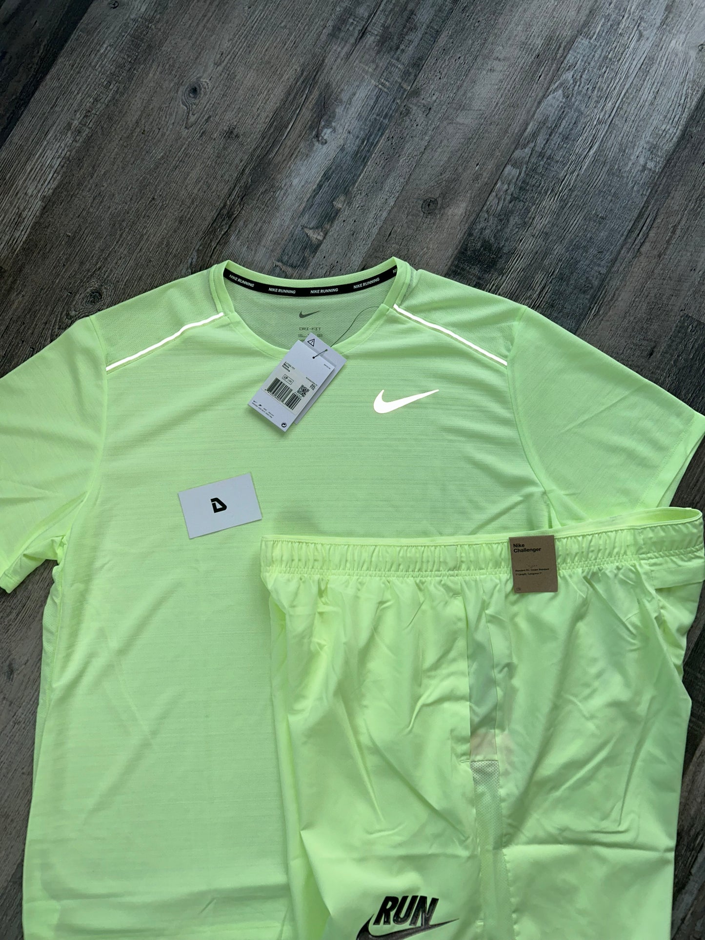 Nike miler set with shorts “neon”