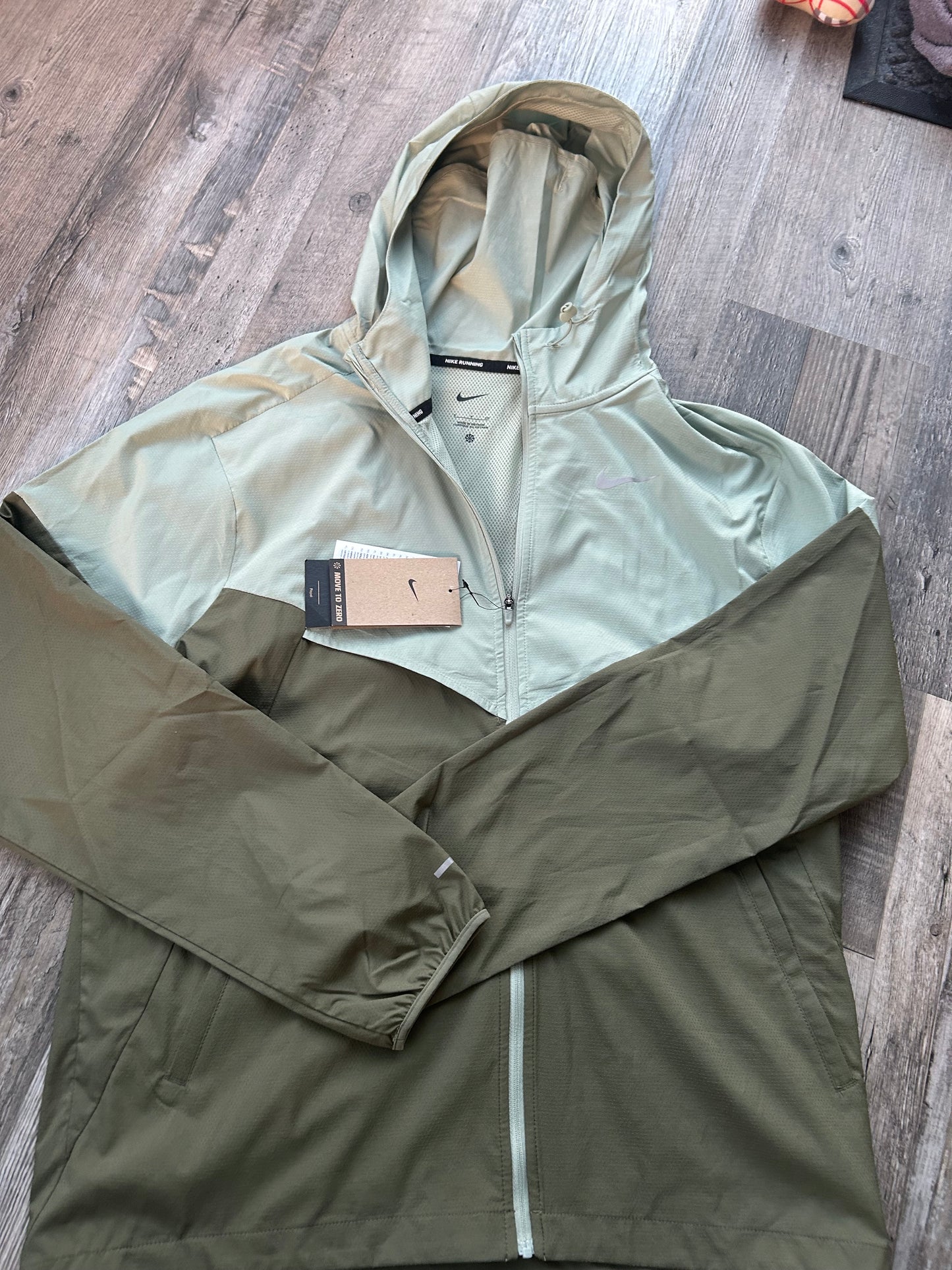 Nike Windrunner jacket “Khaki/olive green”