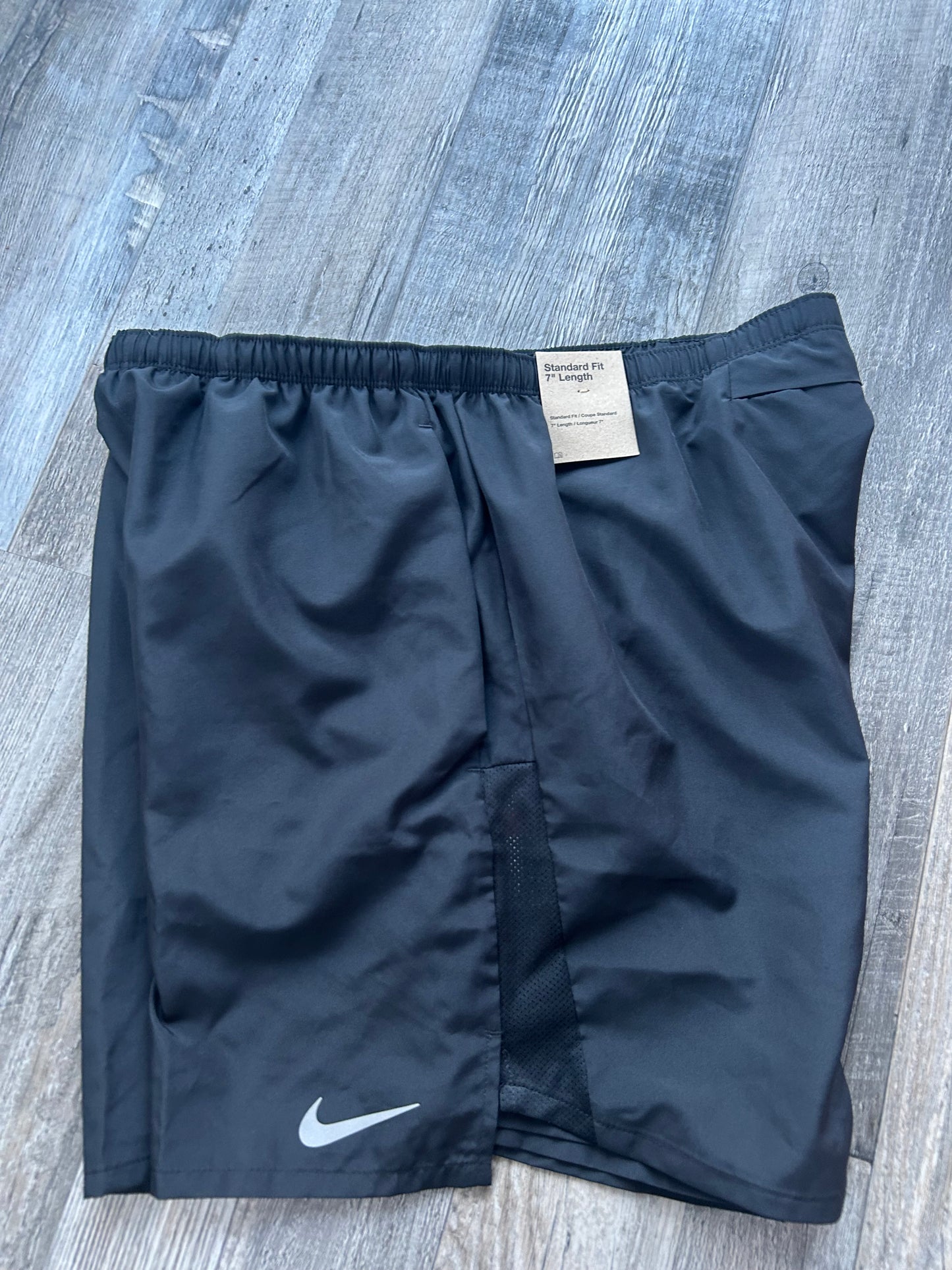 Nike challenger shorts “Black”