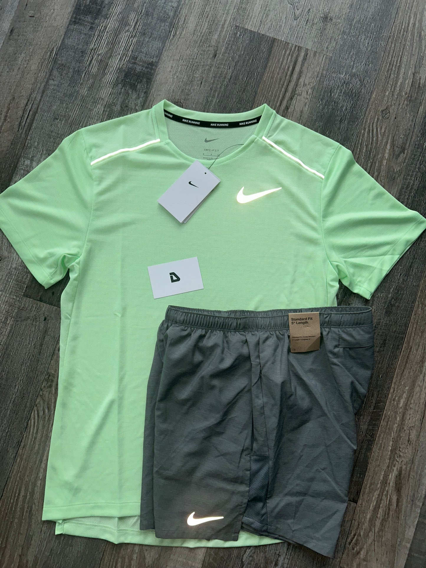 Nike miler set with shorts “Vapour Green”