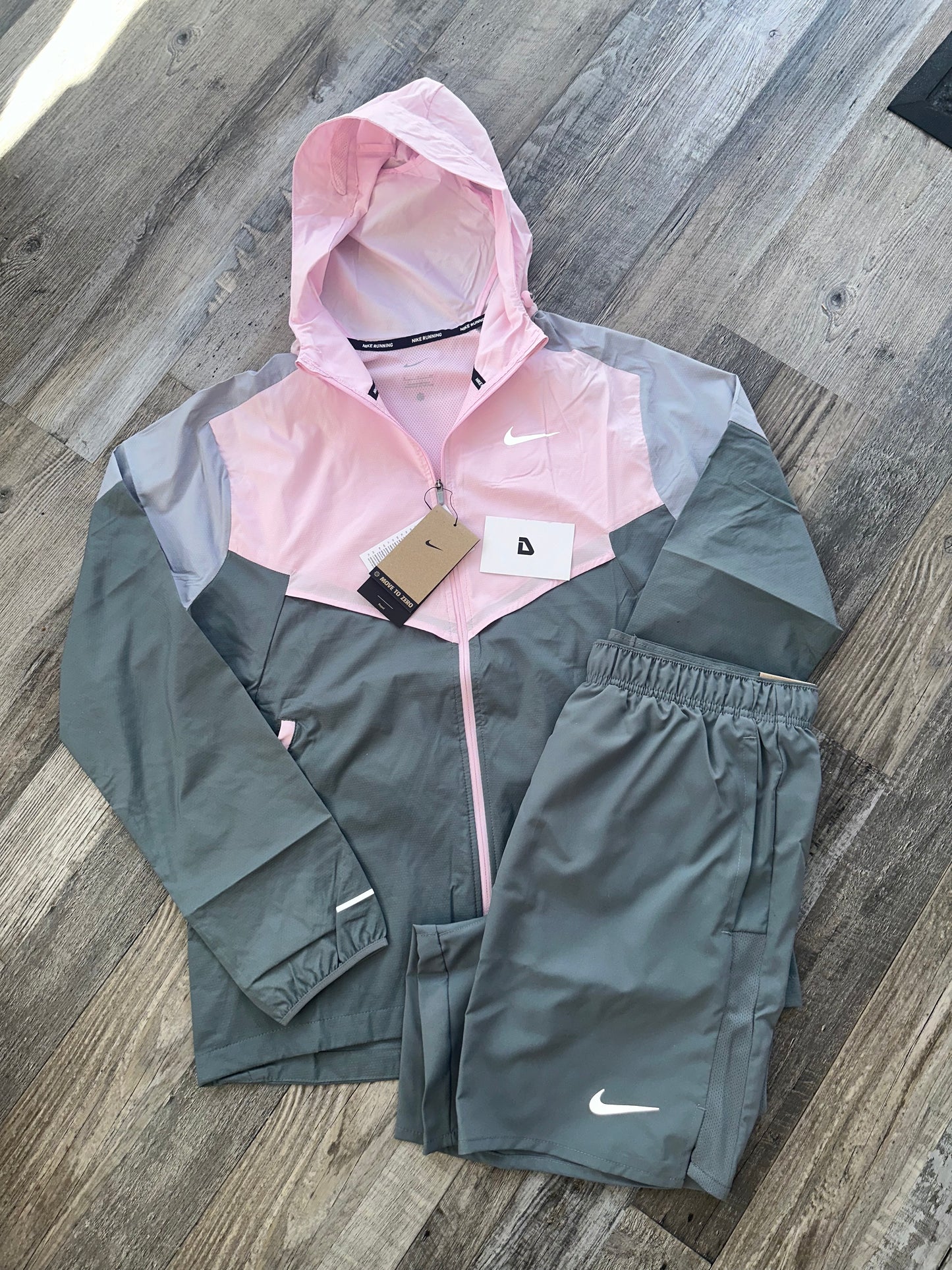 Nike Windrunner Set “Pink Foam”