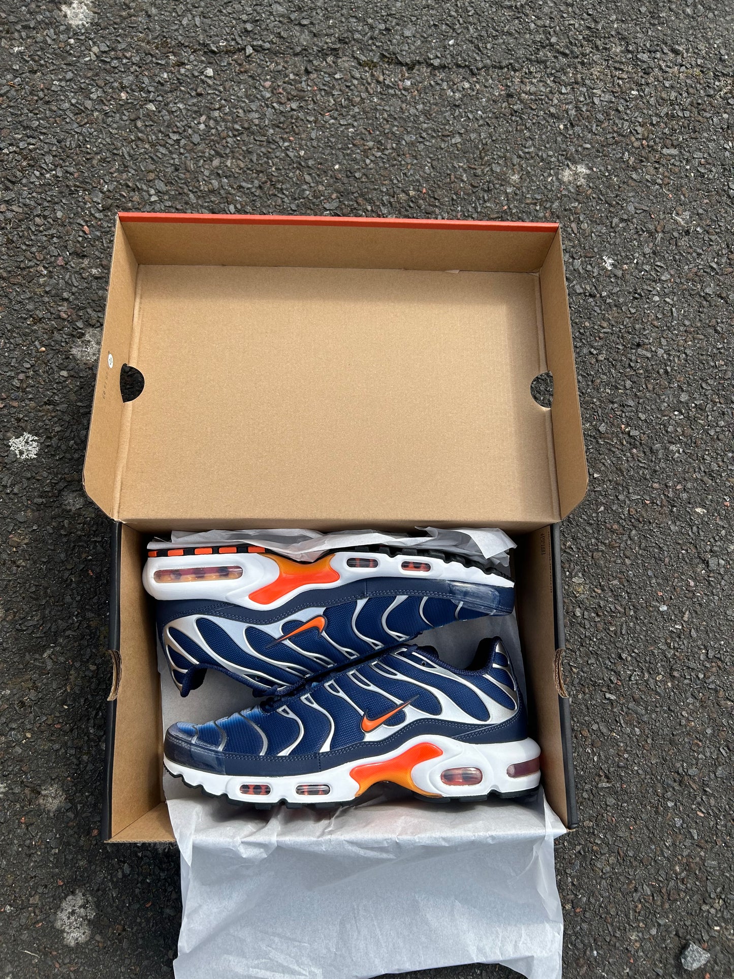 Nike air max plus Tn “Midnight Navy’s/orange”