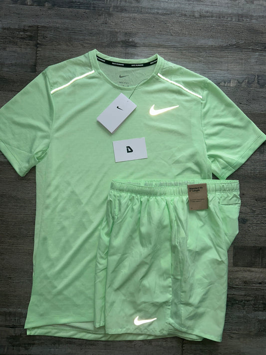 Nike miler set with shorts “Vapour Green”