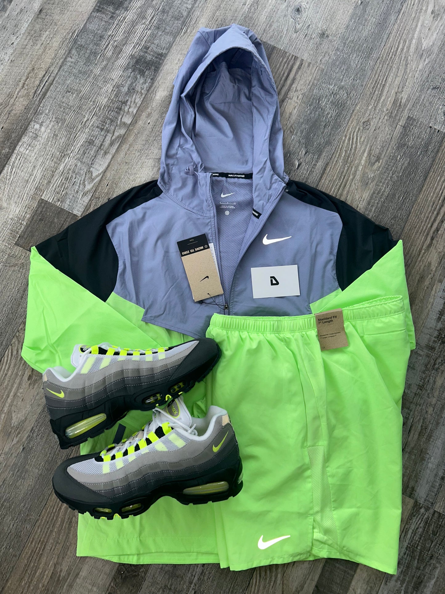 Nike Windrunner set “Neon/smoke grey”