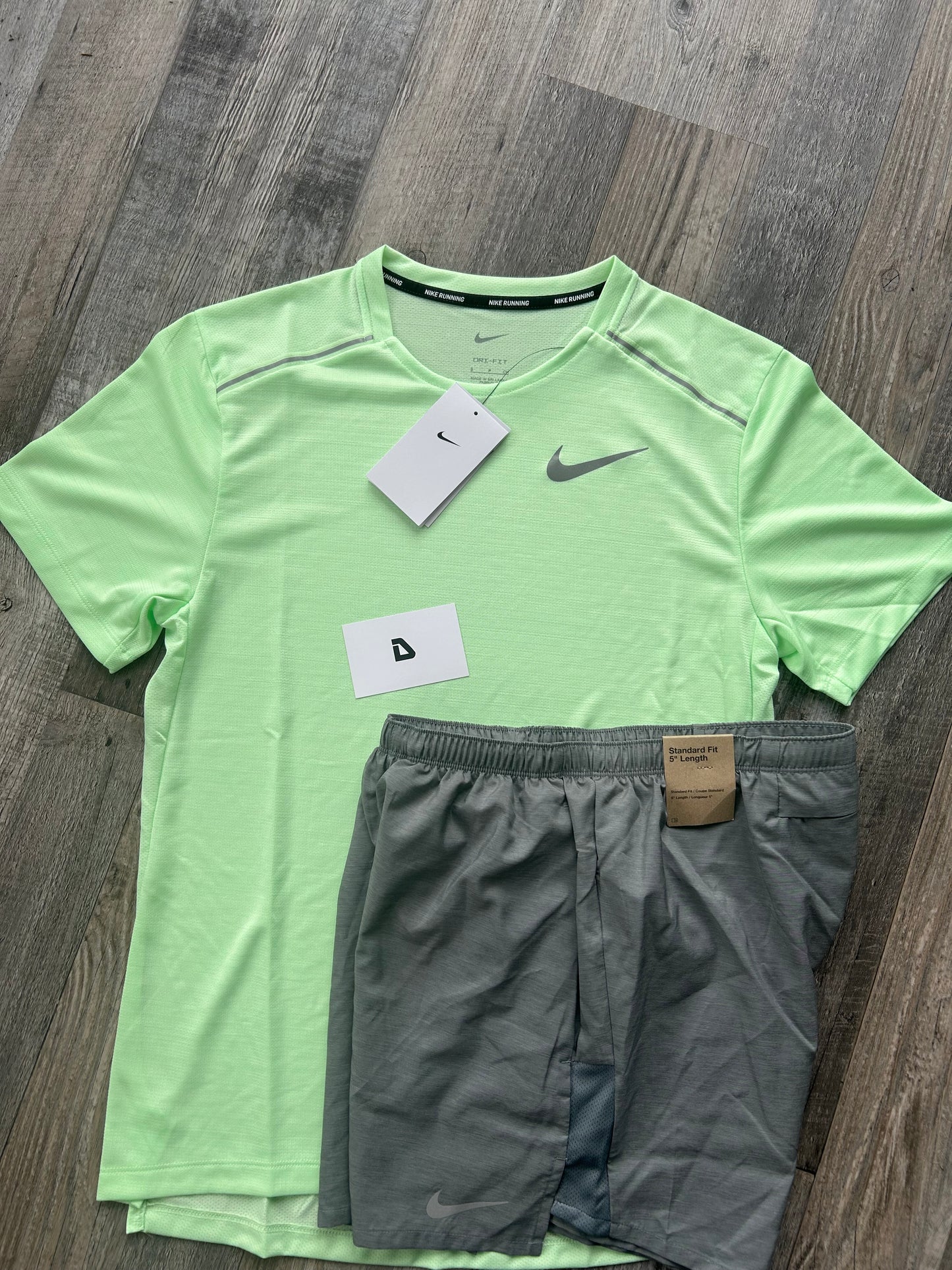 Nike miler set with shorts “Vapour Green”