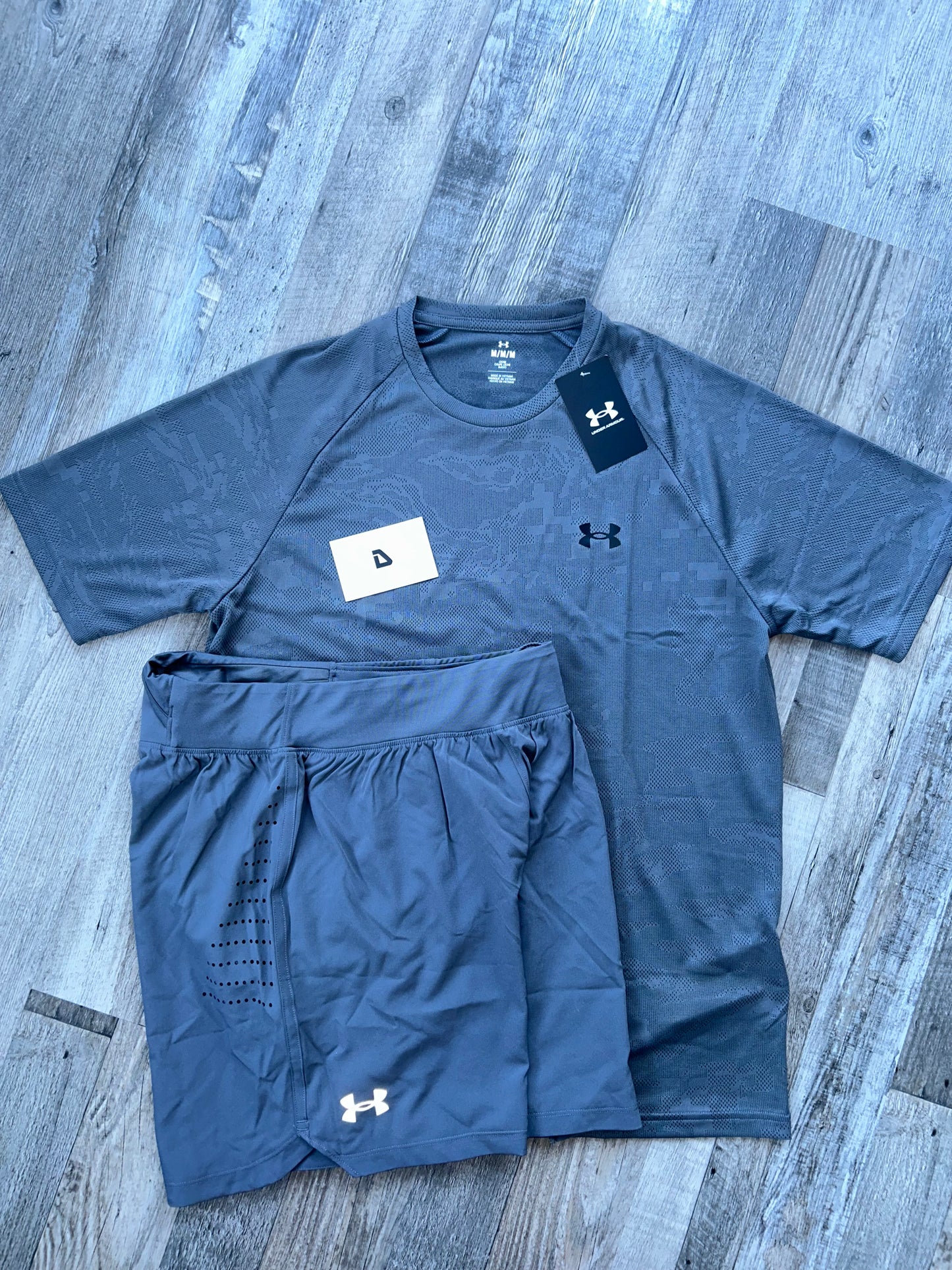 Under armour “grey/smoke” set with shorts