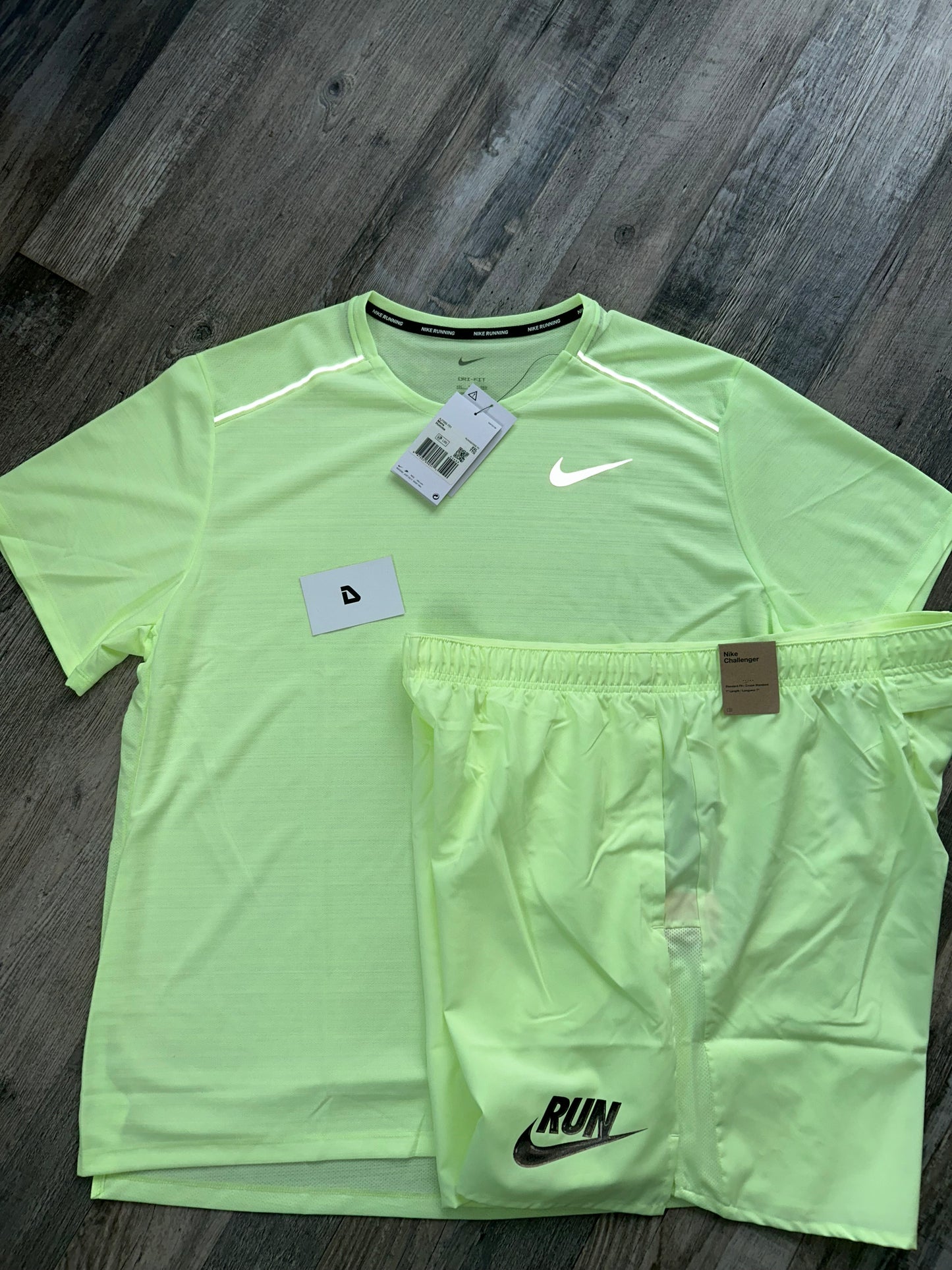 Nike miler set with shorts “neon”