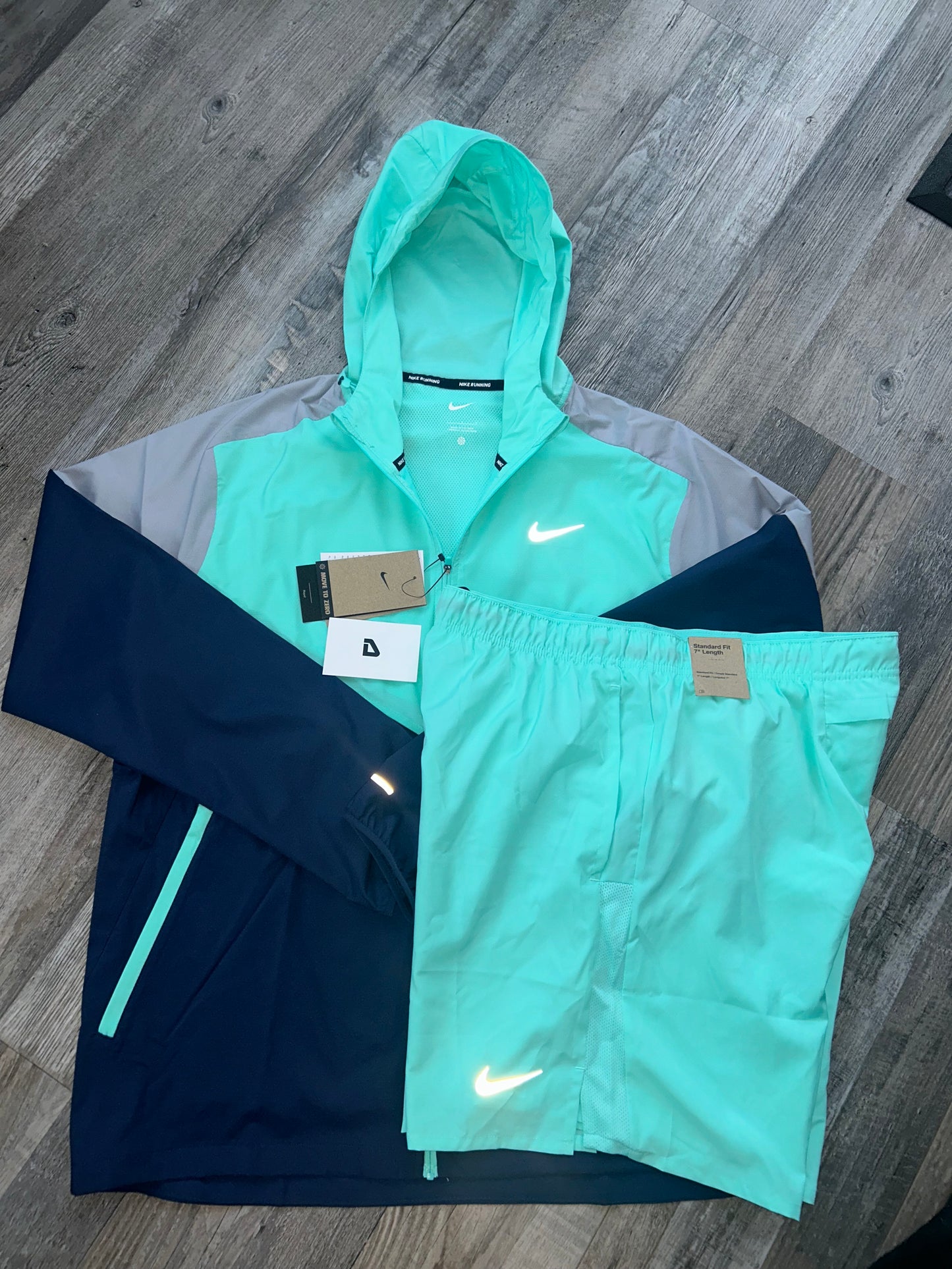 Nike Windrunner set with shorts “Mint Green”