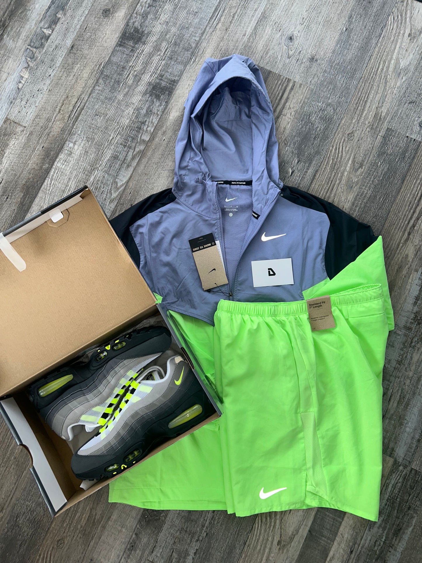 Nike Windrunner set “Neon/smoke grey”