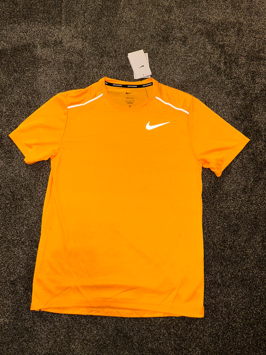 Nike miler “Laser orange”