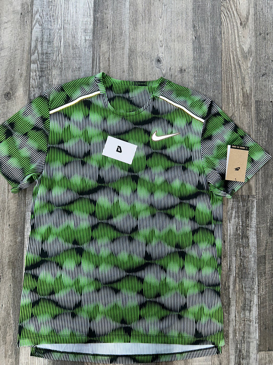 Nike festival miler “Forest Green”