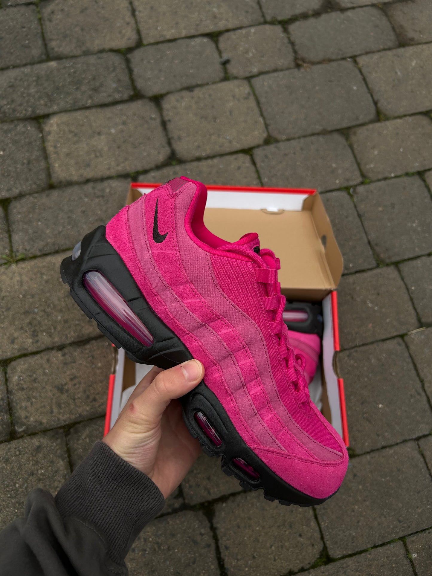 Nike air max 95 “Fireberries”