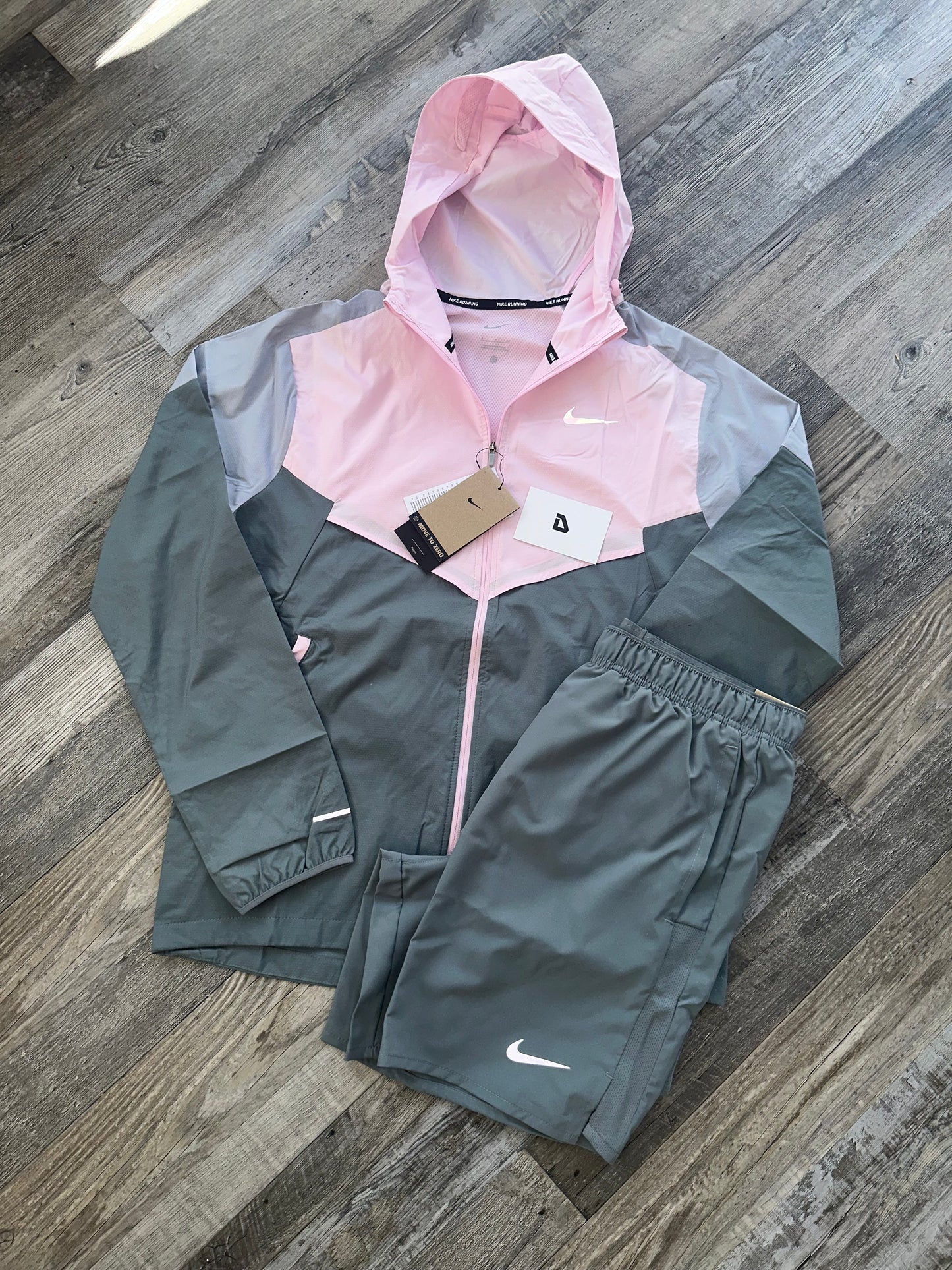Nike Windrunner Set “Pink Foam”