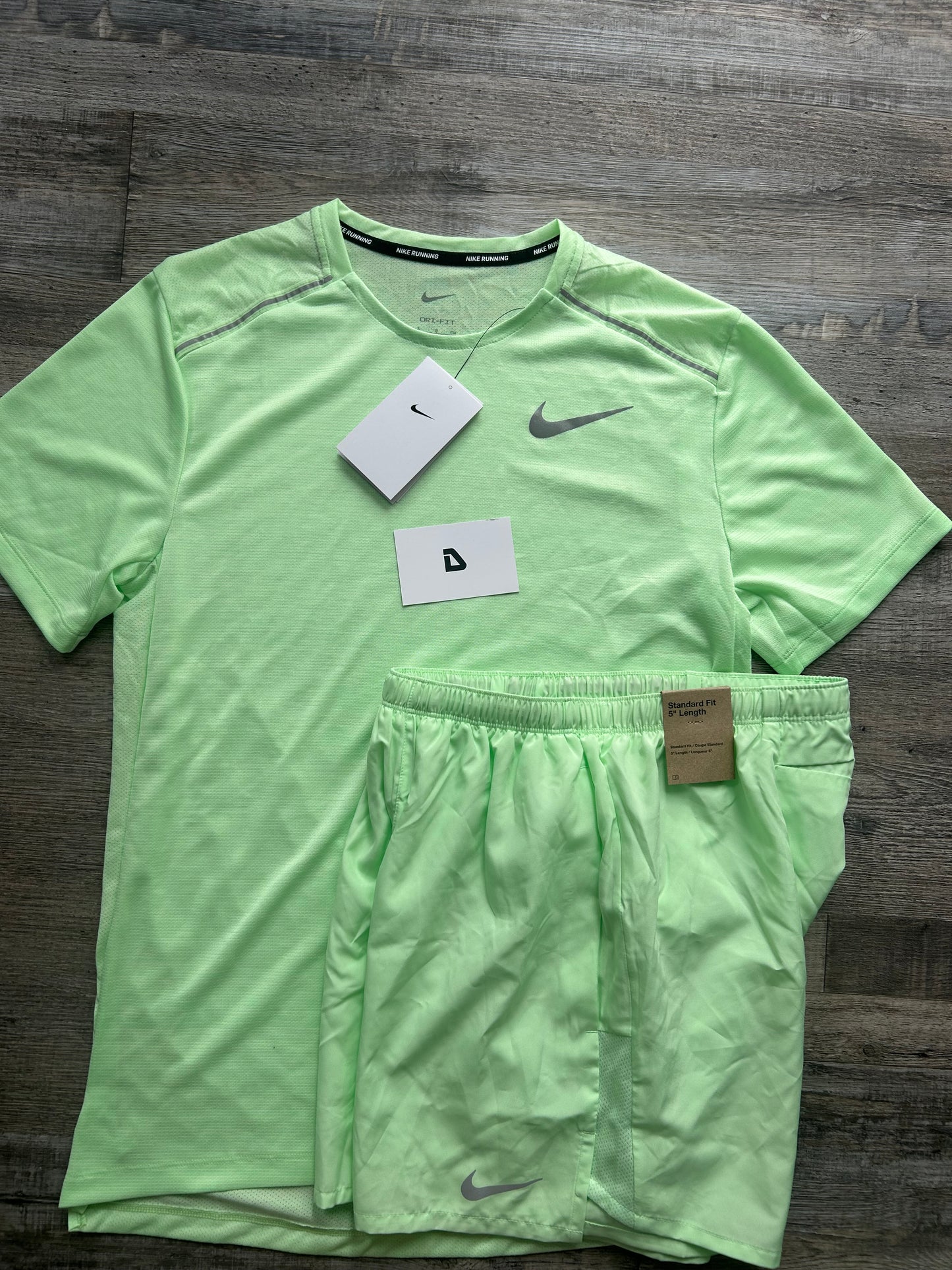 Nike miler set with shorts “Vapour Green”