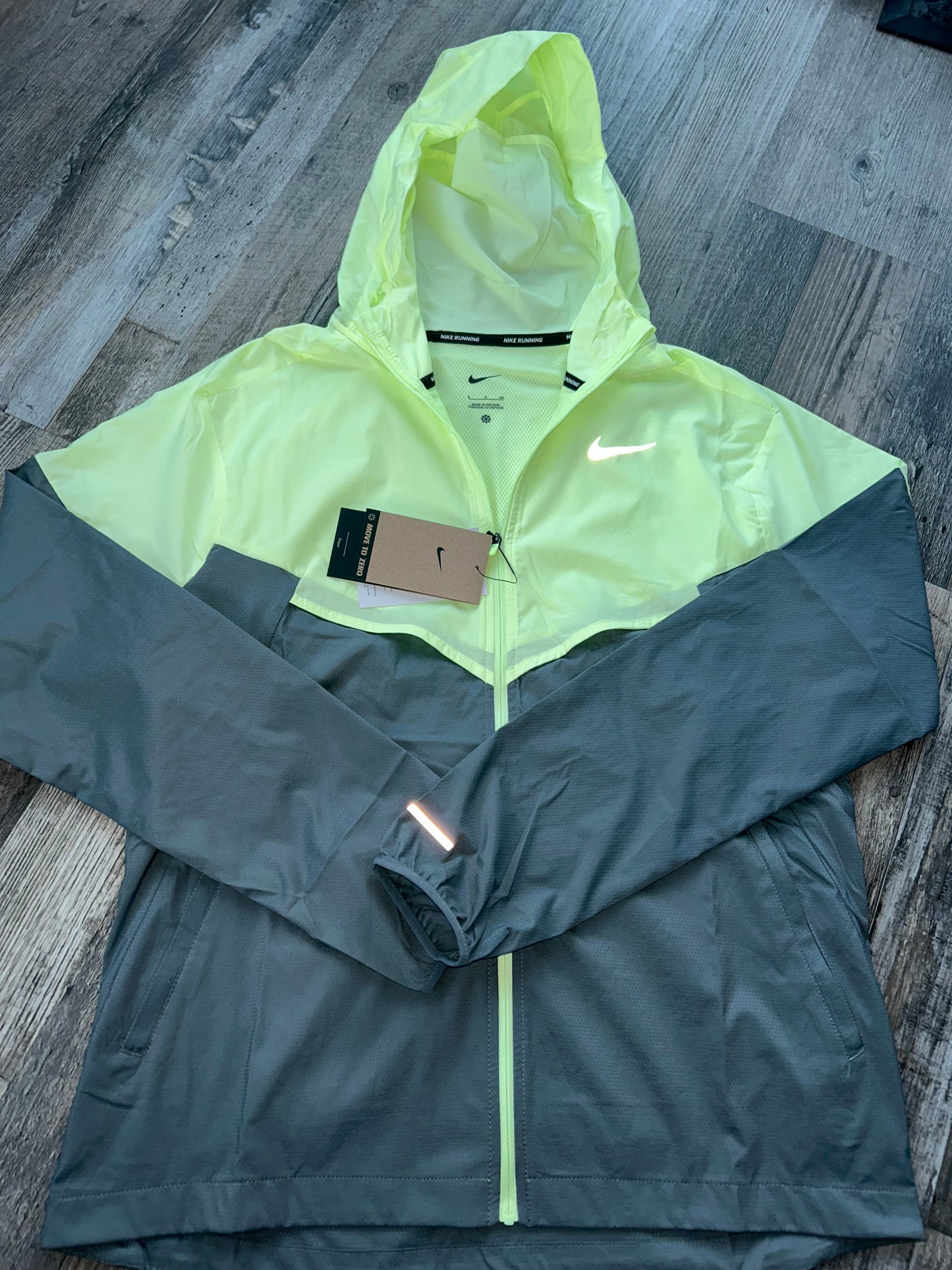 Nike Windrunner jacket “Neon volt”