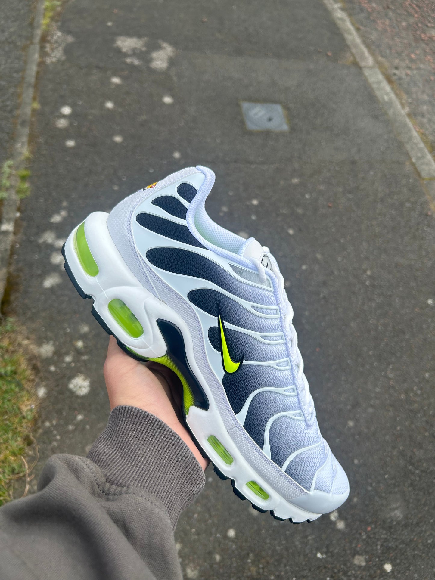 Nike air max plus Tn “White/Volt fades”