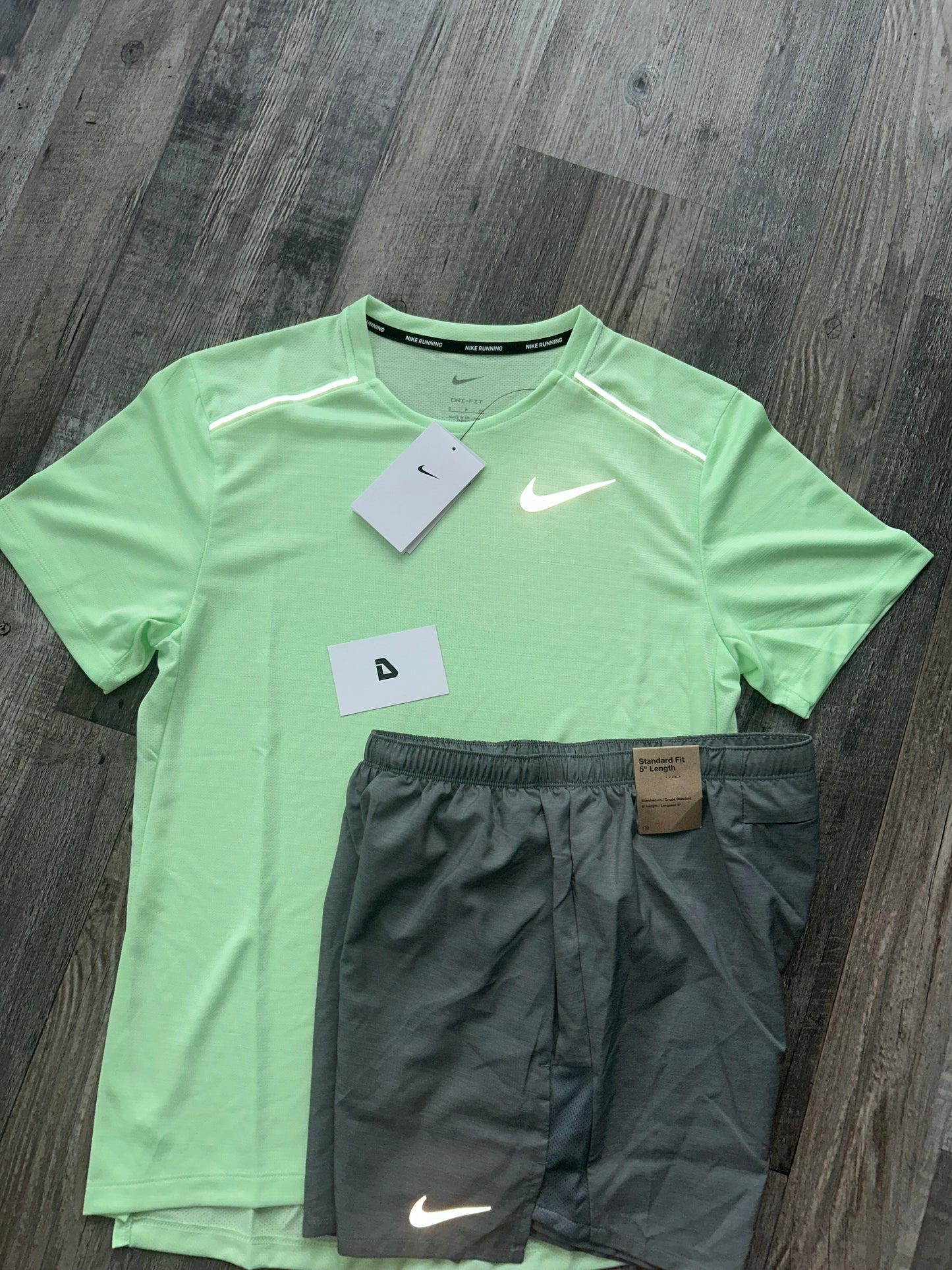 Nike miler set with shorts “Vapour Green”
