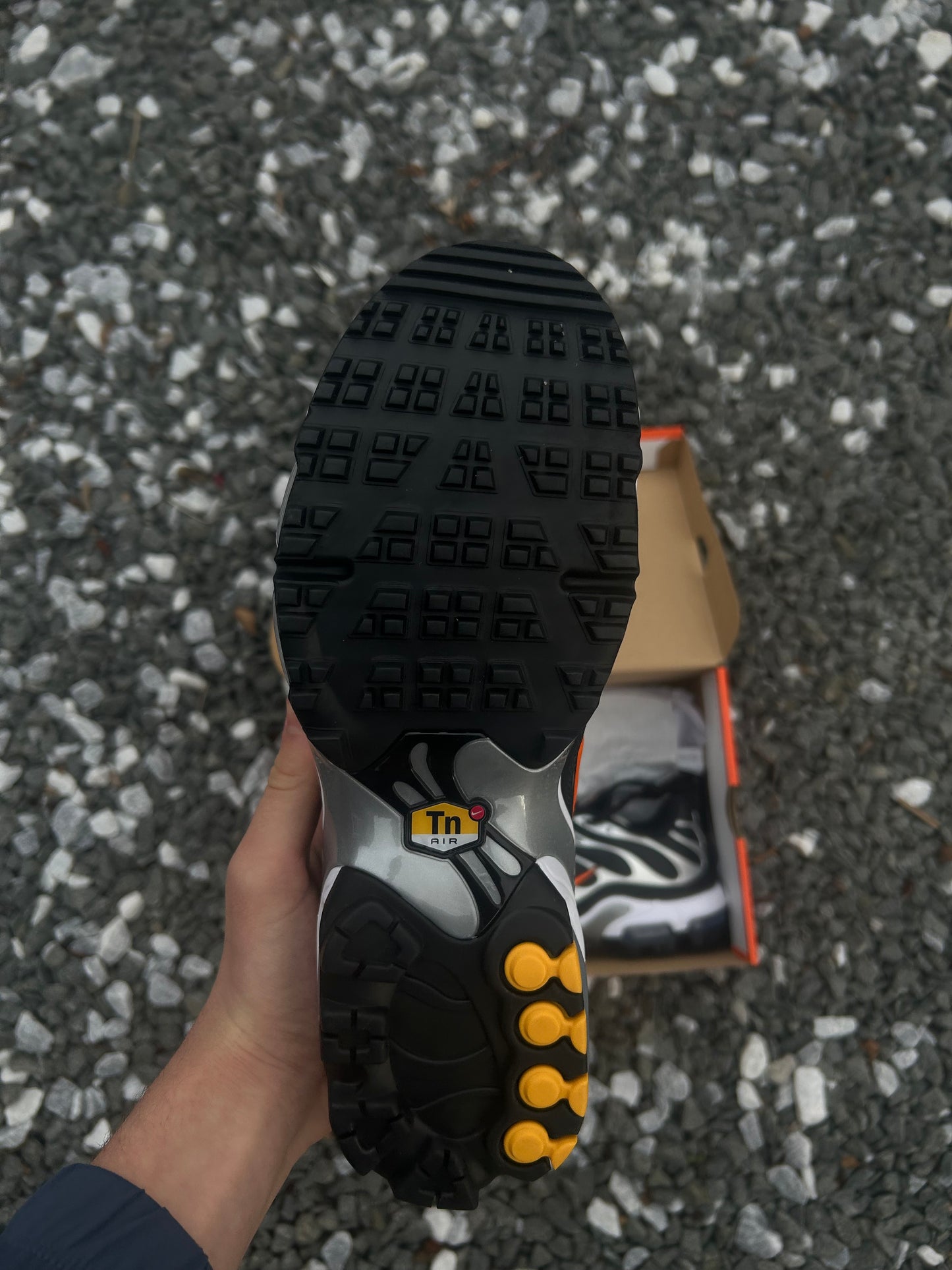Nike air max plus G “Black/safety Orange”