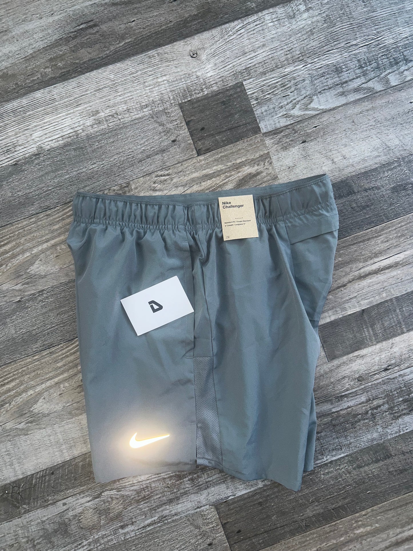 Nike challenger shorts “Smoke grey”