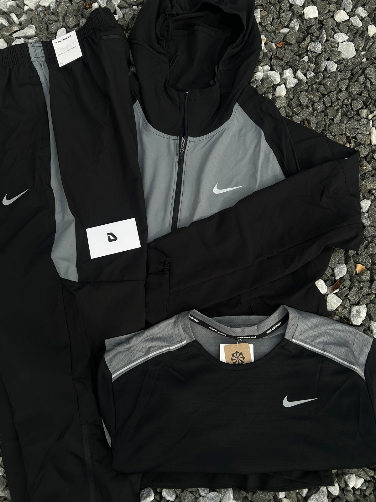 Nike Windrunner Set “Smoke grey/Charcoal Black”