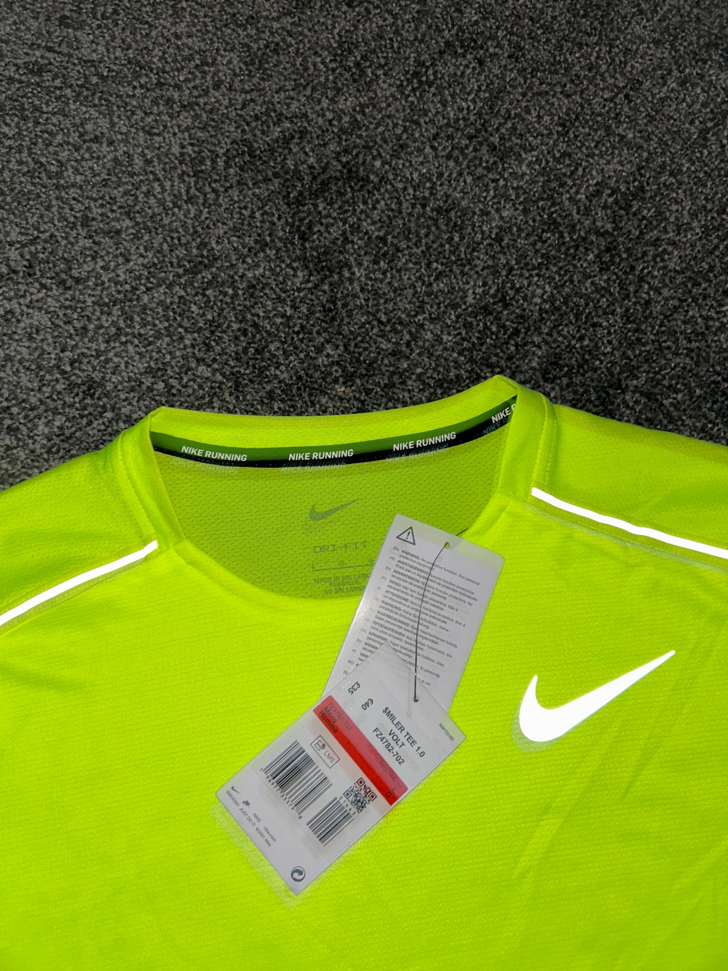 Nike miler set with shorts “OG neon”