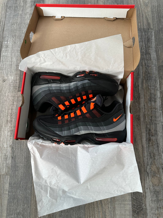 Nike air max 95 “Hyper Crimson”