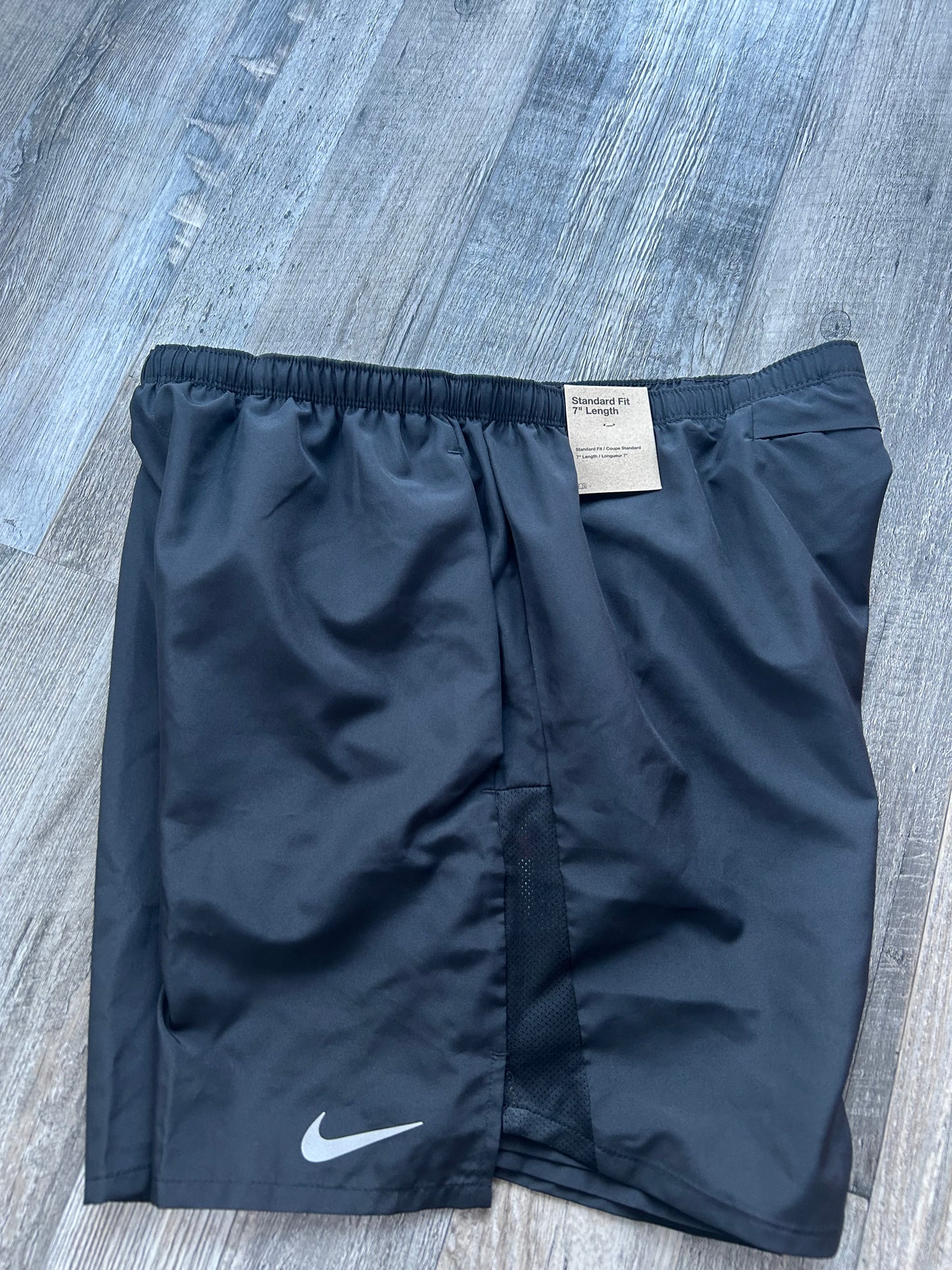 Nike challenger shorts “Black”
