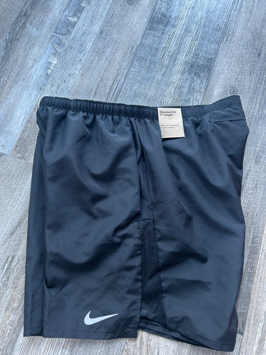 Nike challenger shorts “Black”