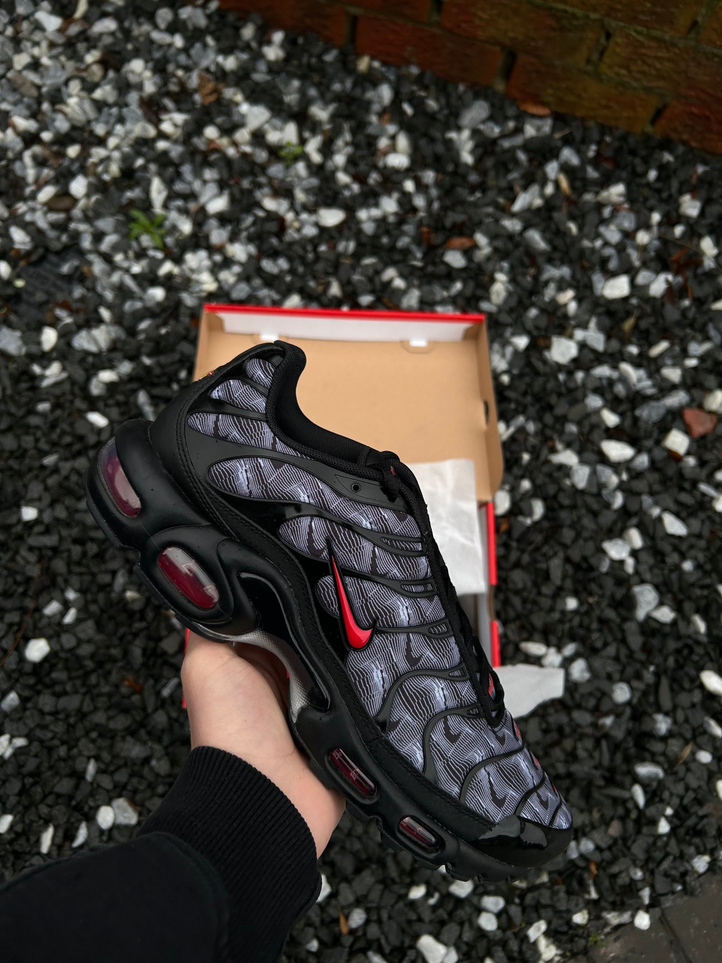 Nike air max plus TN “Wolf grey/red”