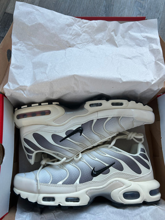 Nike air max plus “Beige/ironwood”