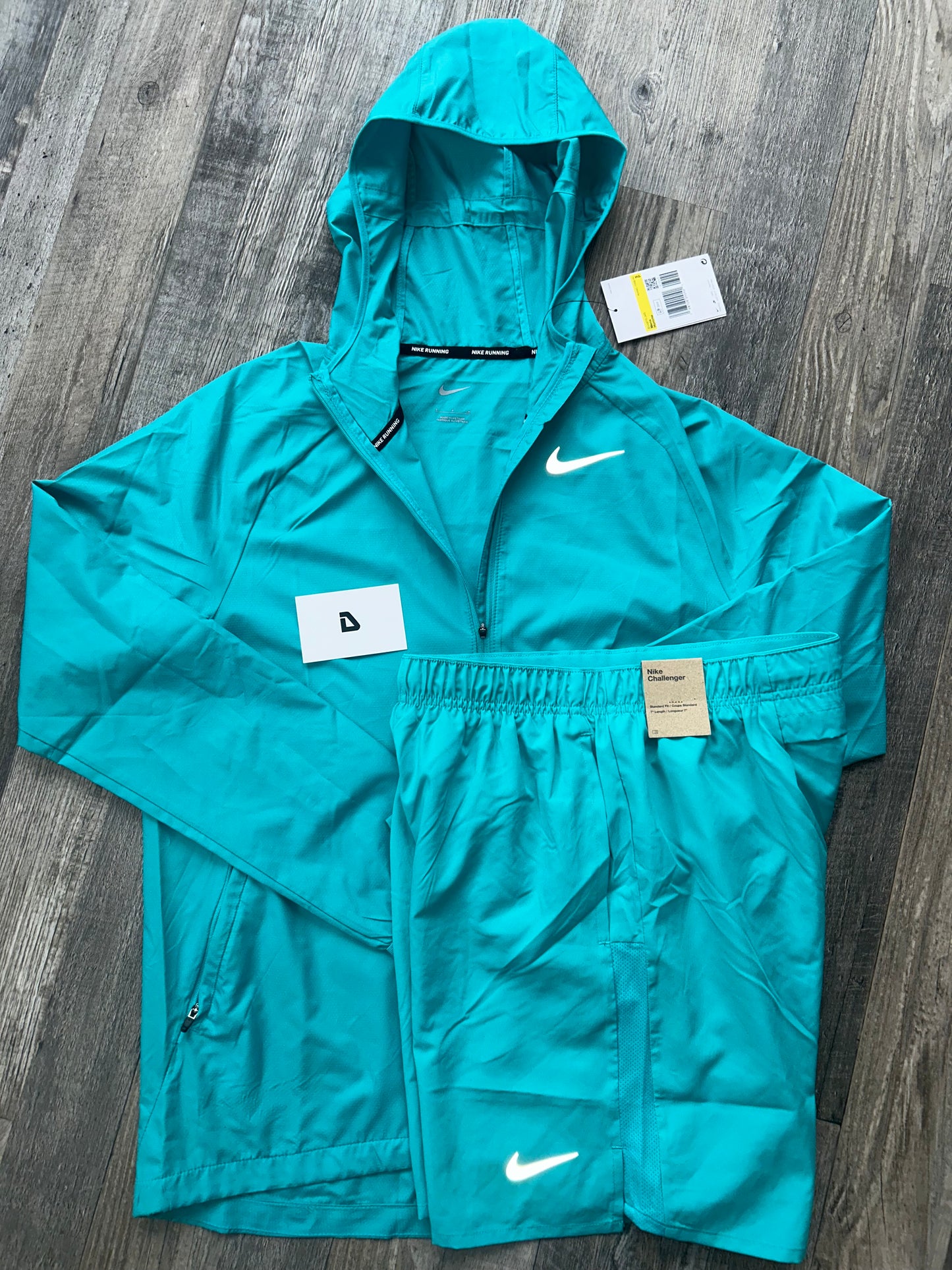 Nike Windrunner set with shorts “Dusty cactus”